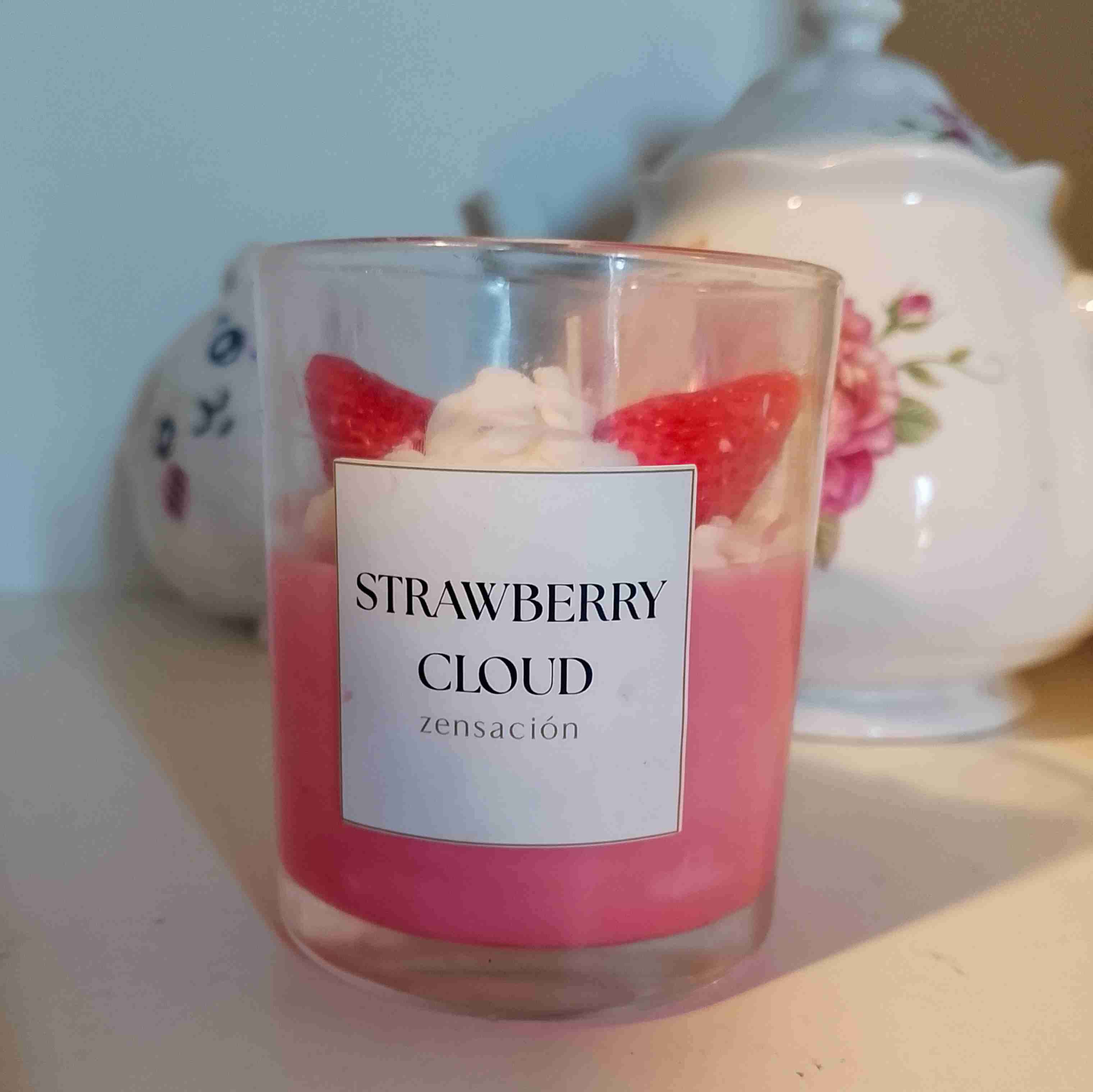 Vela aromática Strawberry Cloud aesthetic - miniatura 1