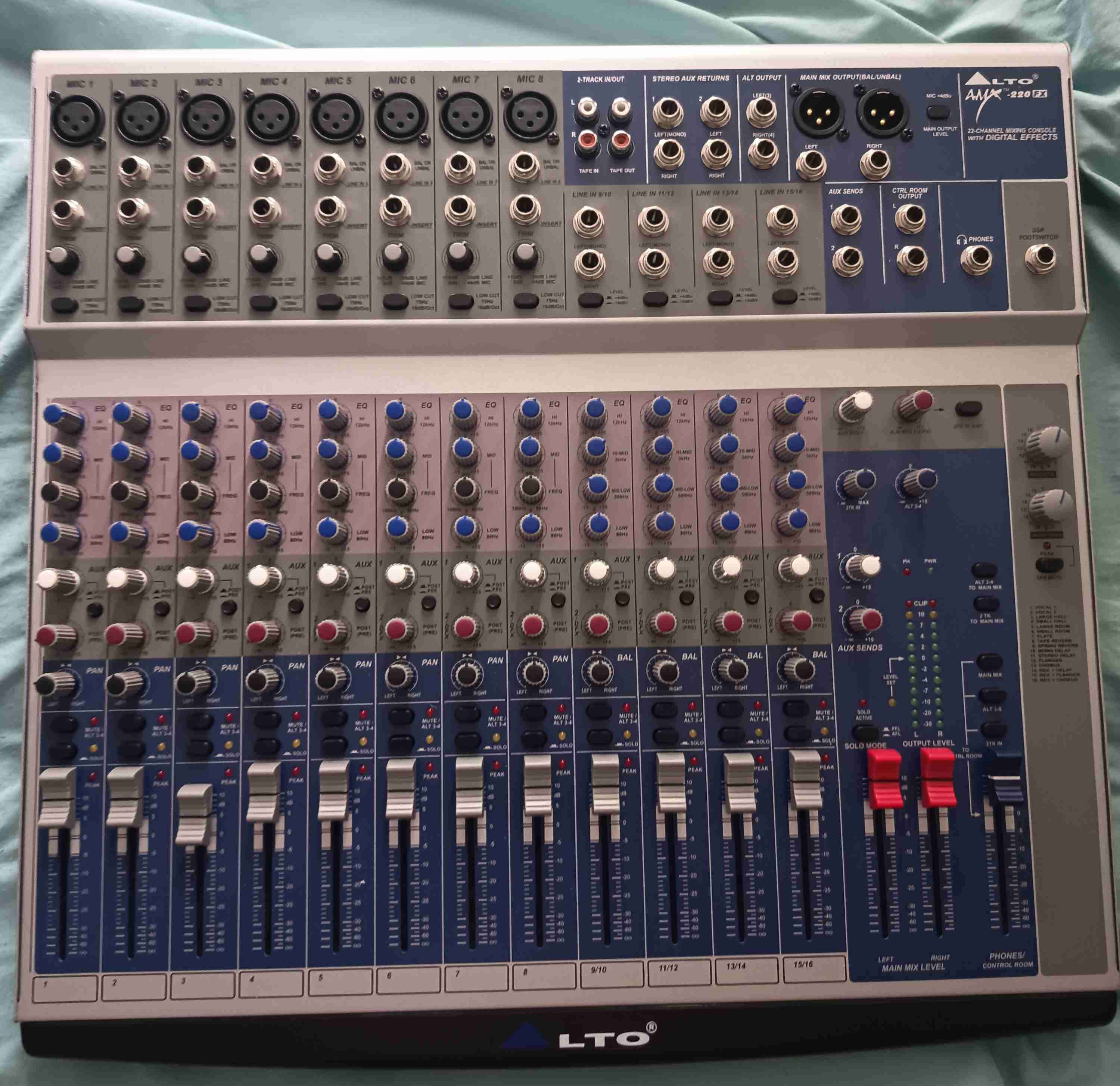 Mezcladora 22 canales Alto con efecto - 3