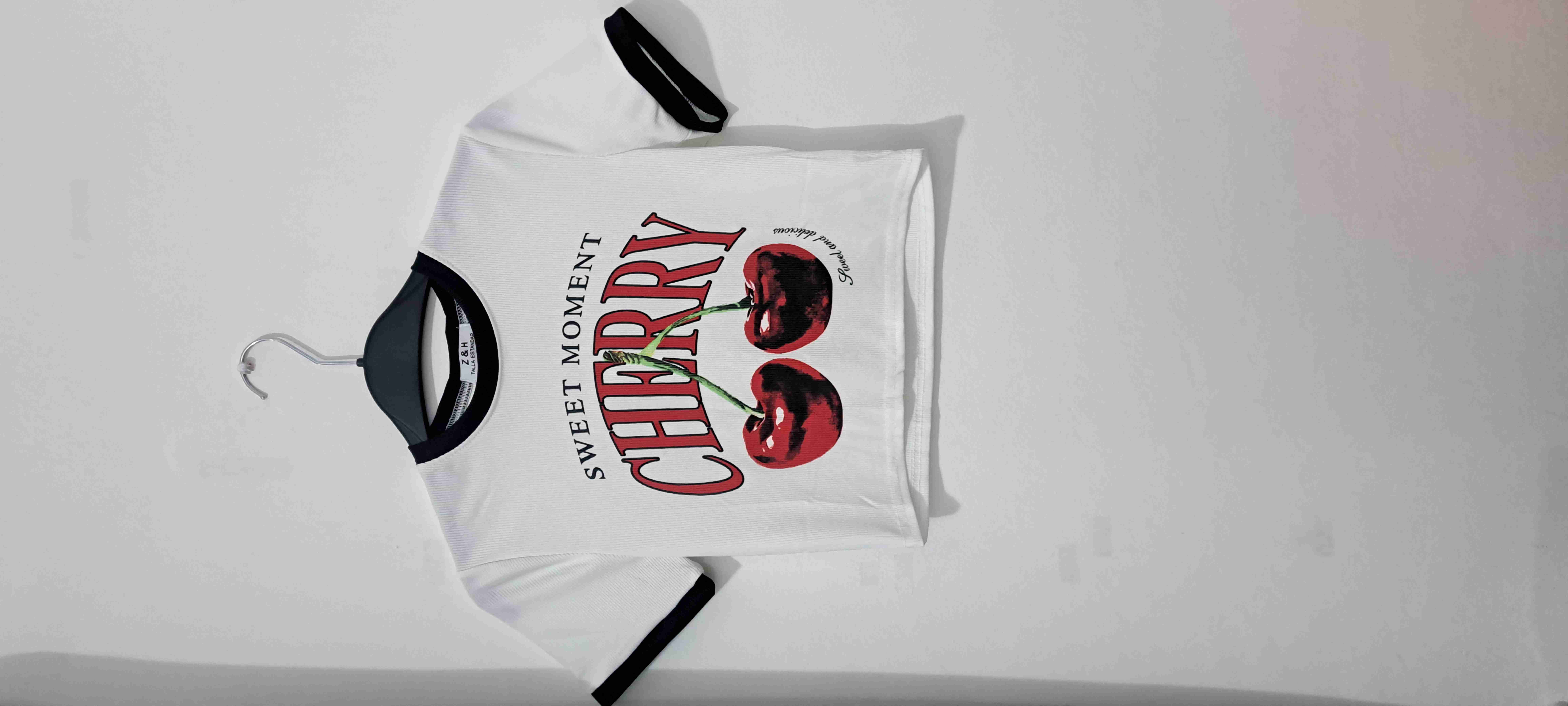 Polera blanca con cerezas - 1