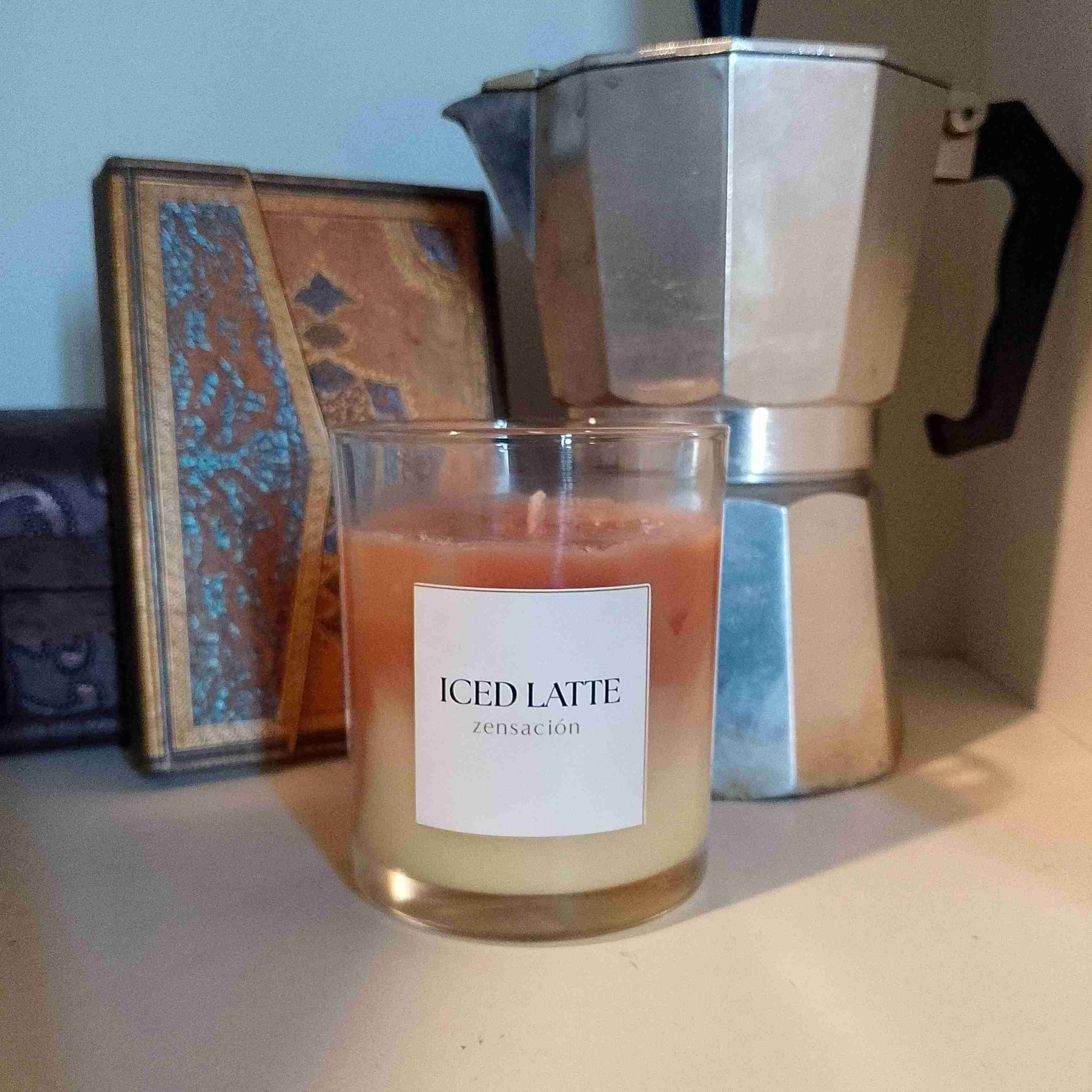 Vela aromática aesthetic iced latte - miniatura 1