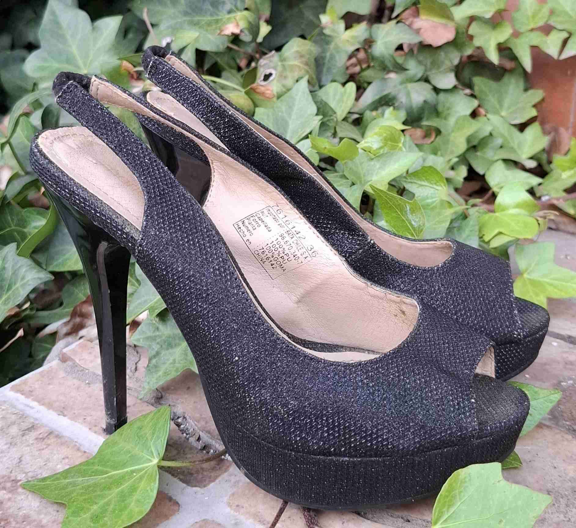 Sandalias negras de tacón alto - 2