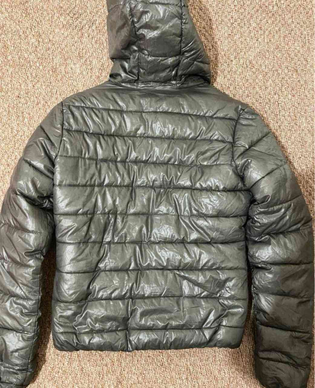 Chaqueta gris con capucha terracota - 2