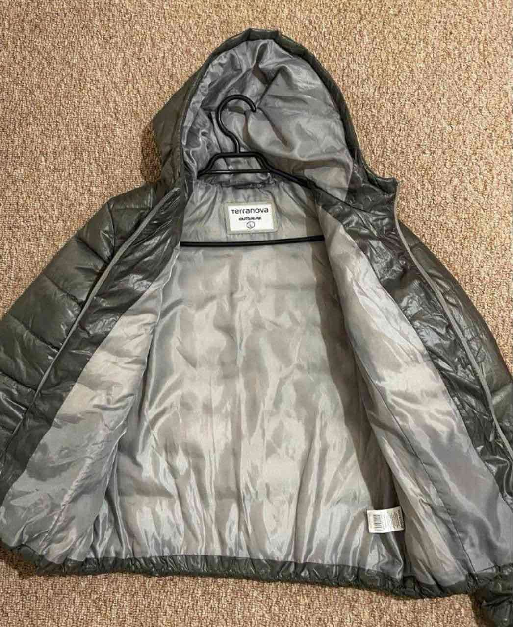 Chaqueta gris con capucha terracota - 3