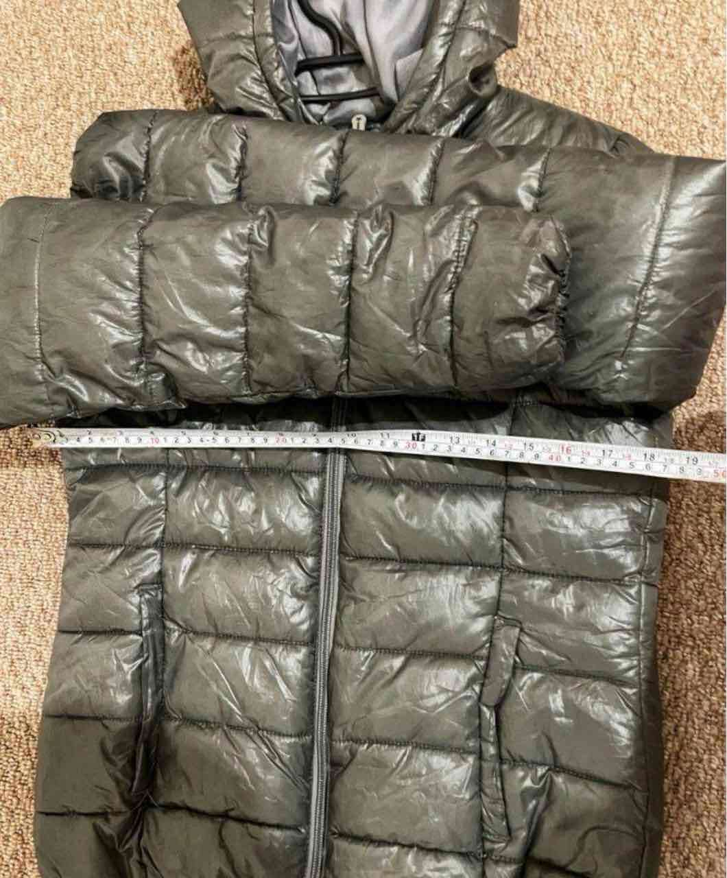 Chaqueta gris con capucha terracota - 5