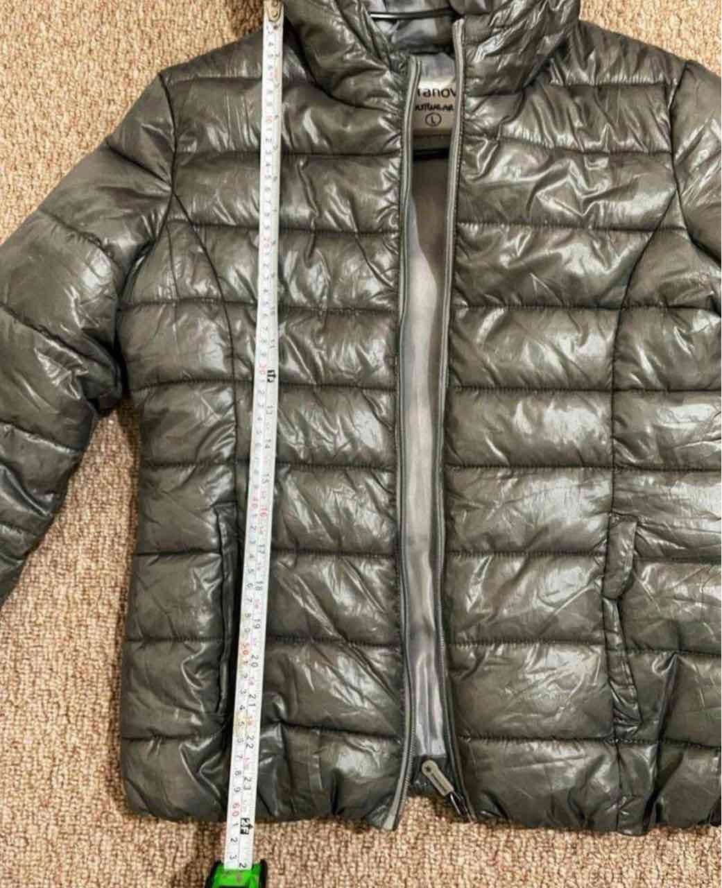 Chaqueta gris con capucha terracota - 6