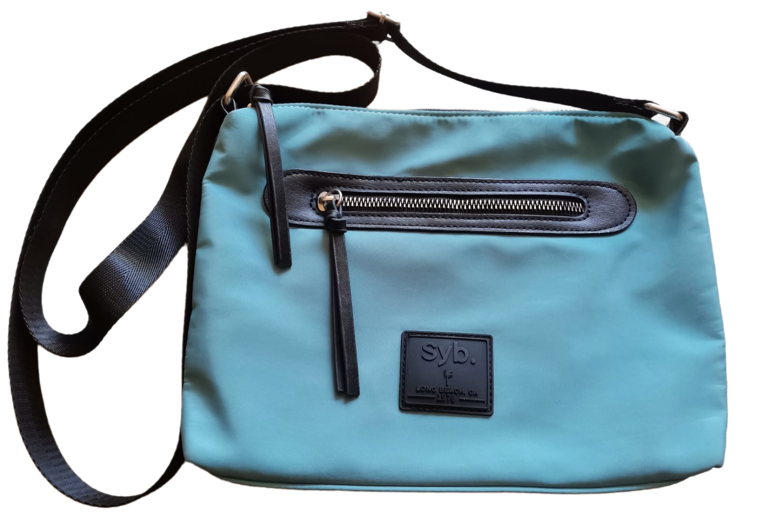 Cartera celeste con correa negra