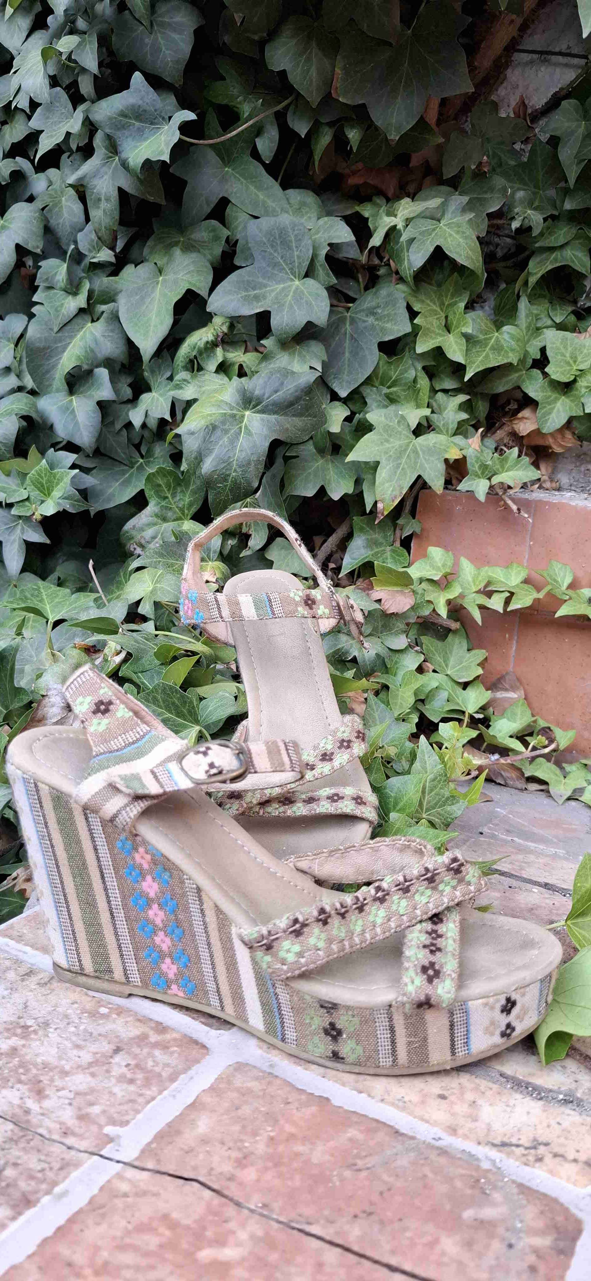 Sandalias con plataforma estampadas - miniatura 3