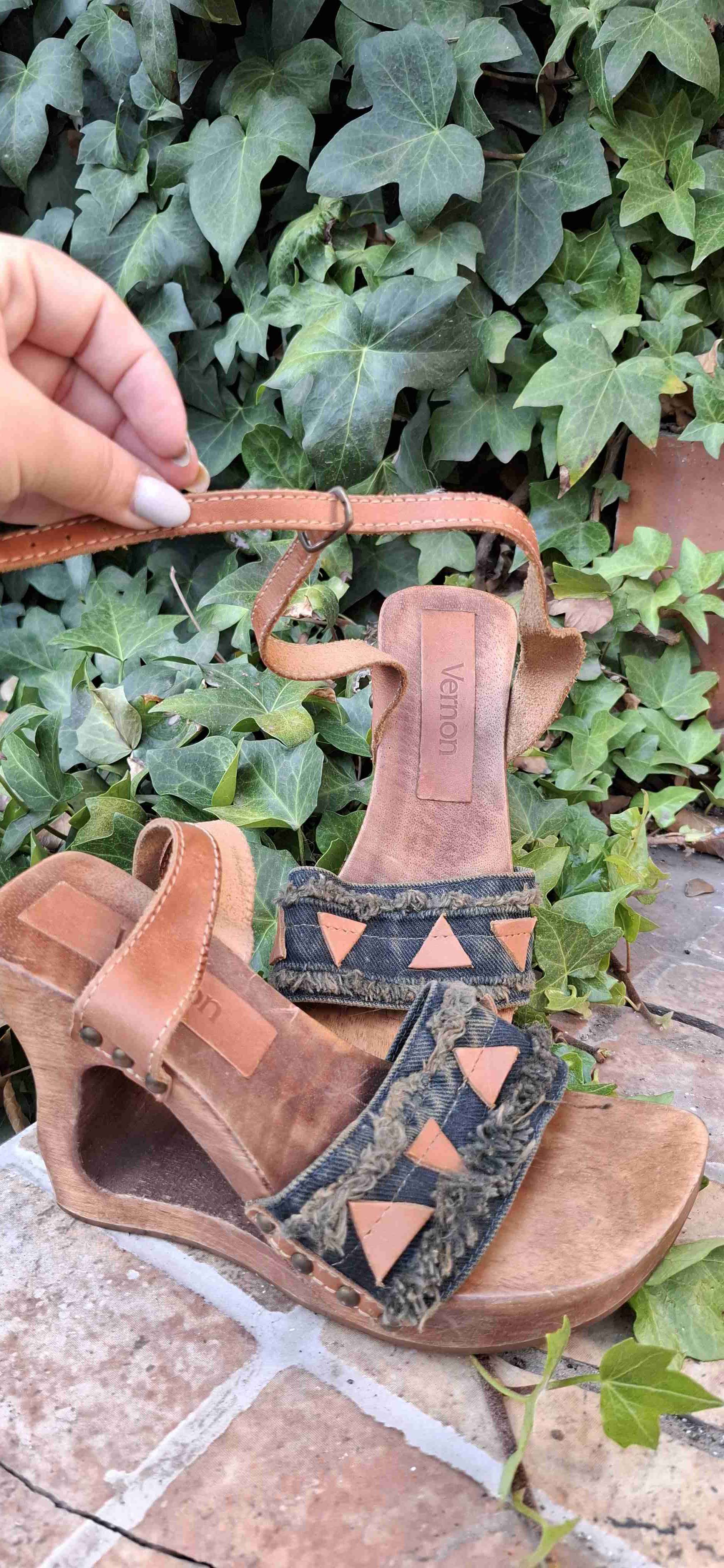 Sandalias marrón de plataforma - miniatura 2