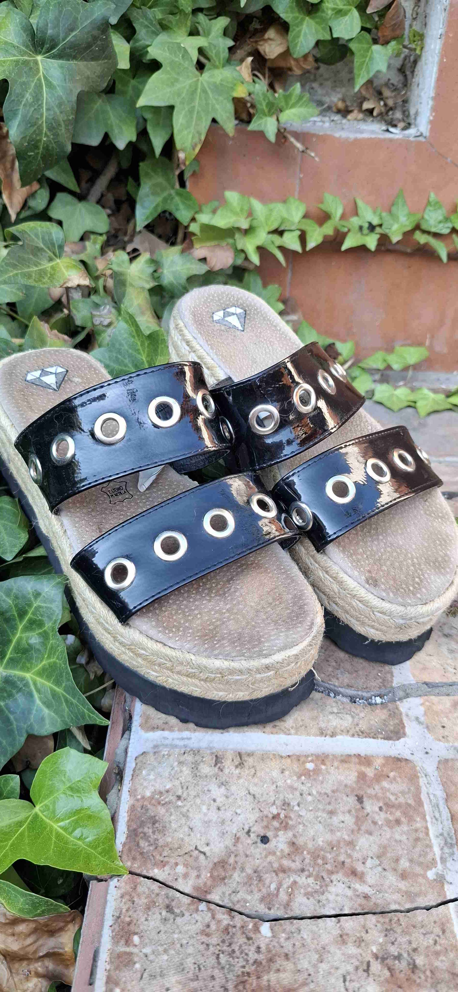 Sandalias negras con plataformas - miniatura 3