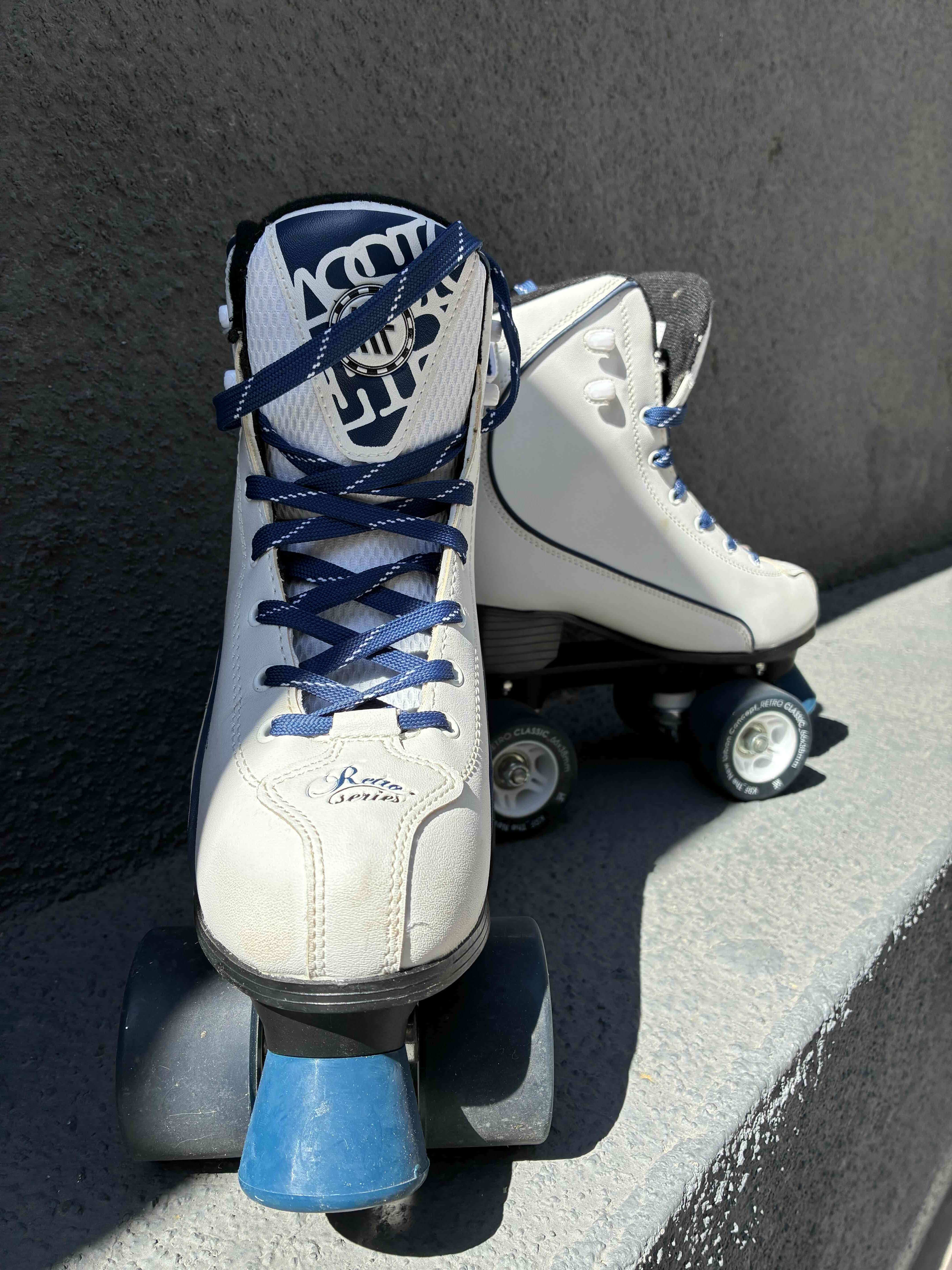 Patines retro blancos nuevos T37 - miniatura 1