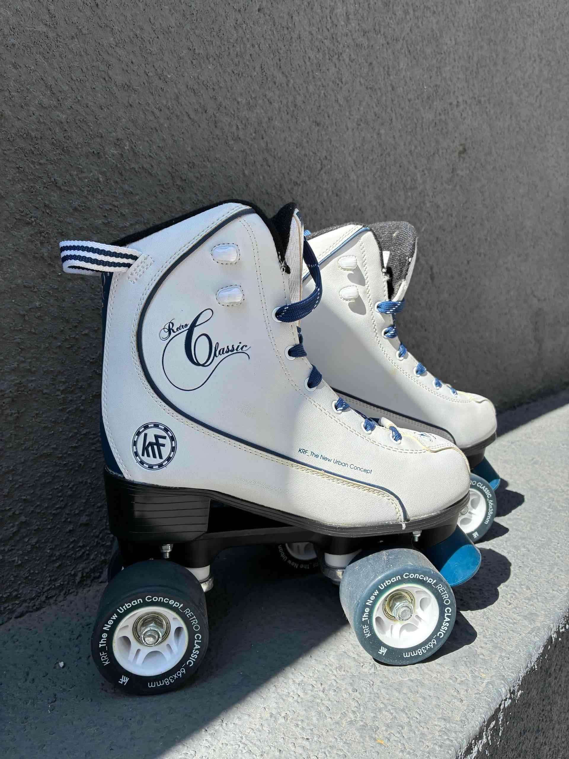 Patines retro blancos nuevos T37 - miniatura 2