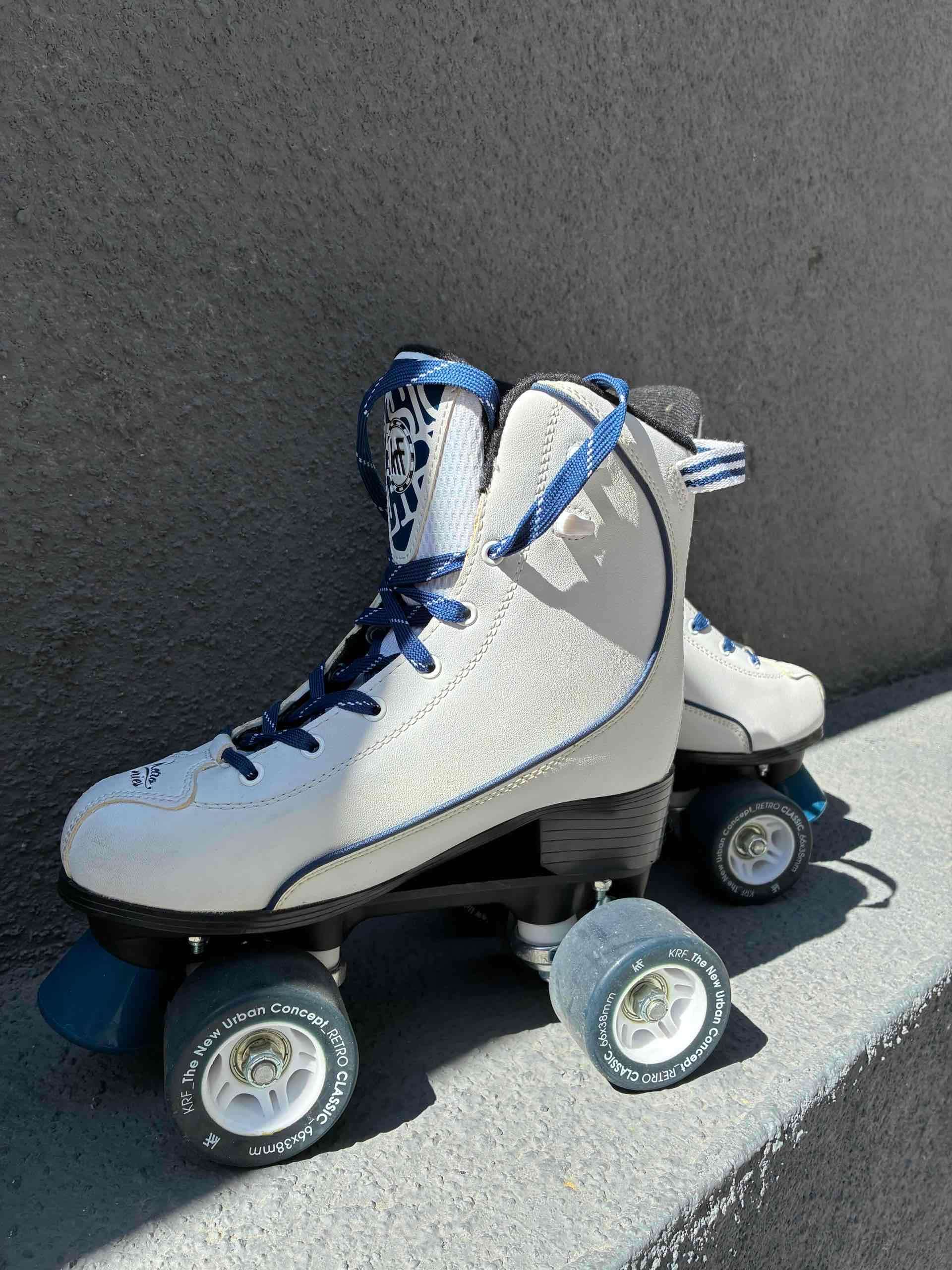 Patines retro blancos nuevos T37 - miniatura 4