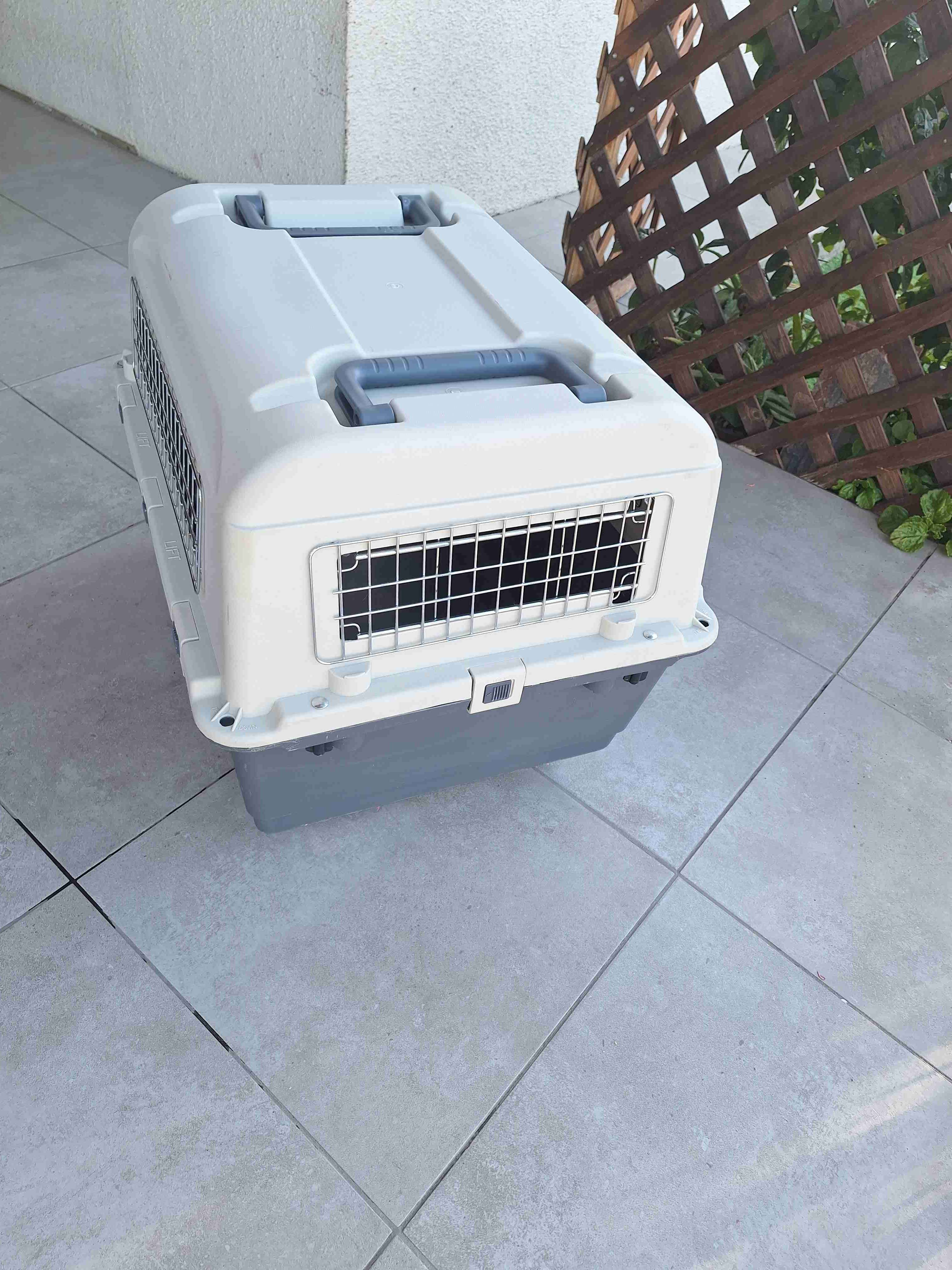 Jaula transportadora para mascotas - 1