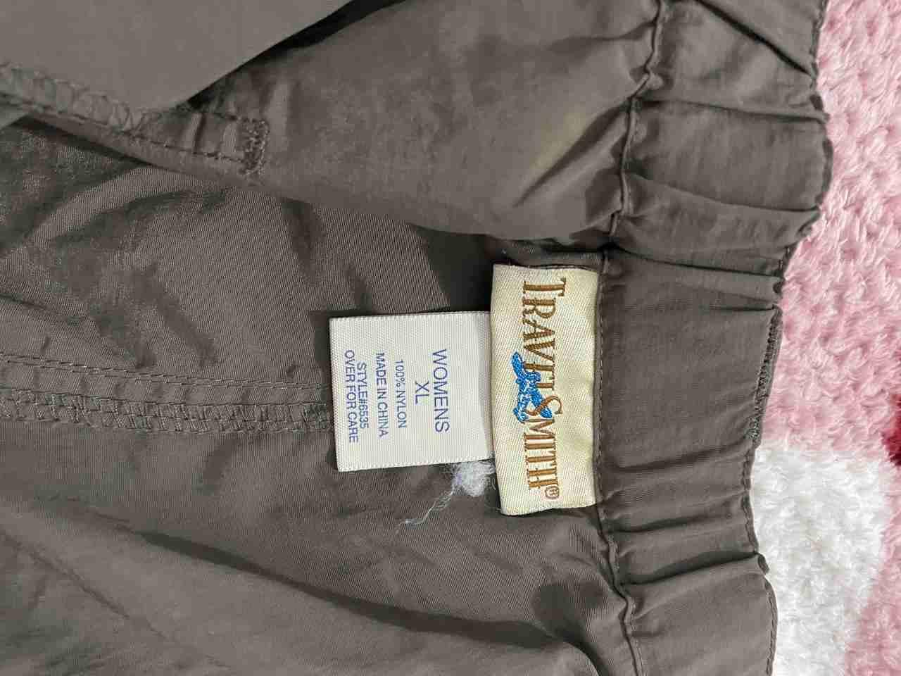 Pantalones cargo verde militar. - 2