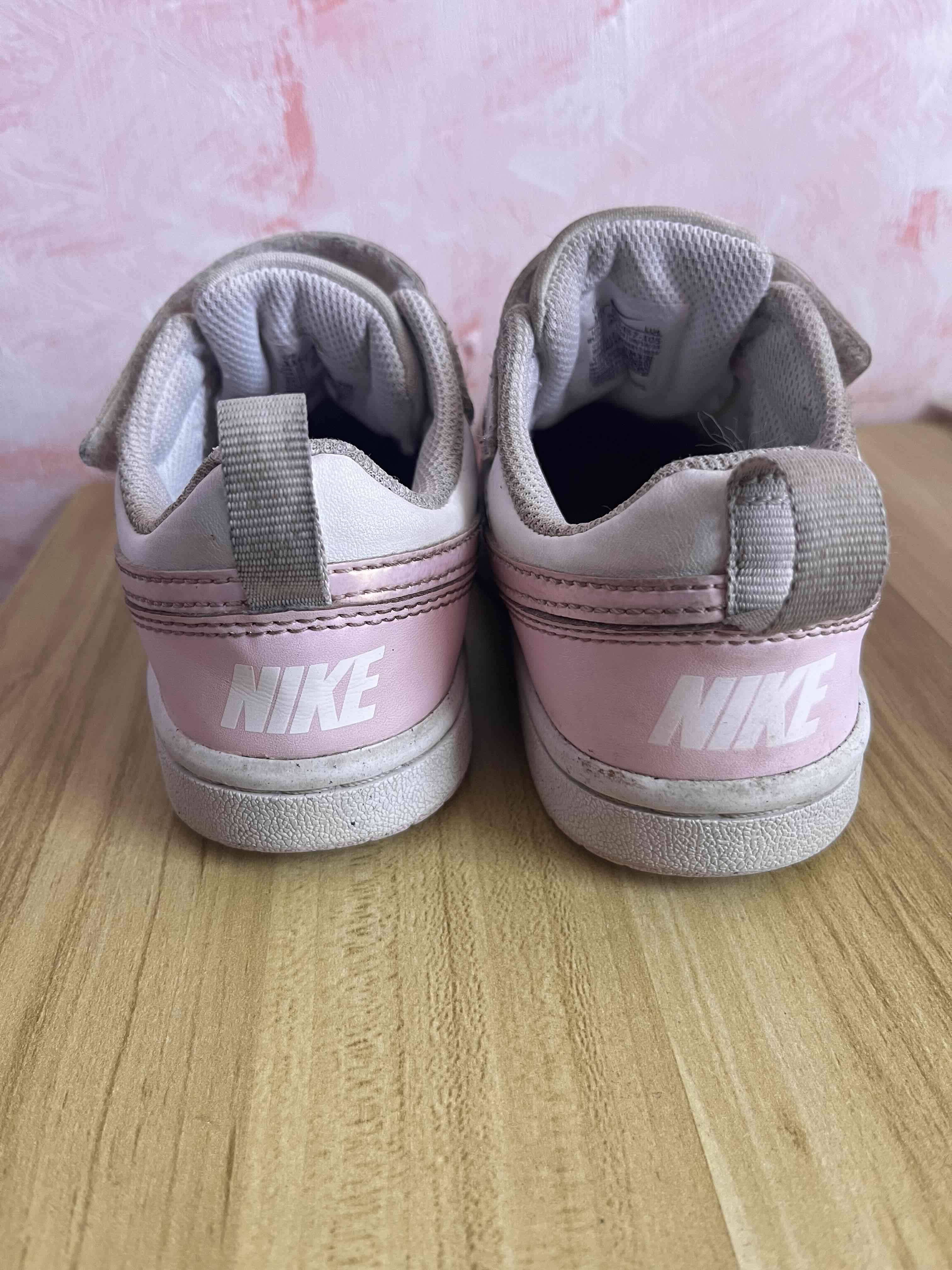 Zapatillas Nike rosadas para niña - miniatura 1