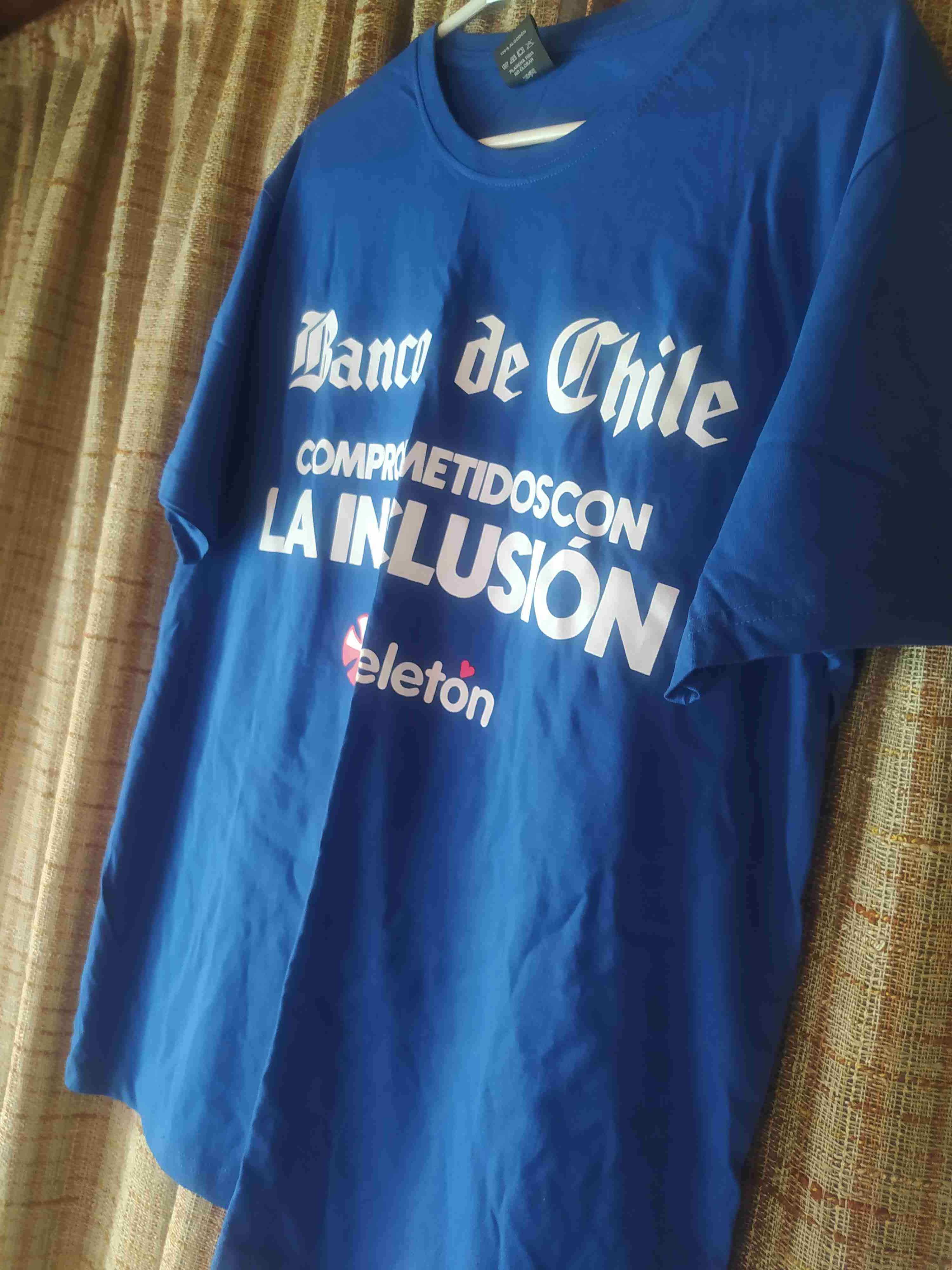 Polera azul Teleton Banco de Chile - 4