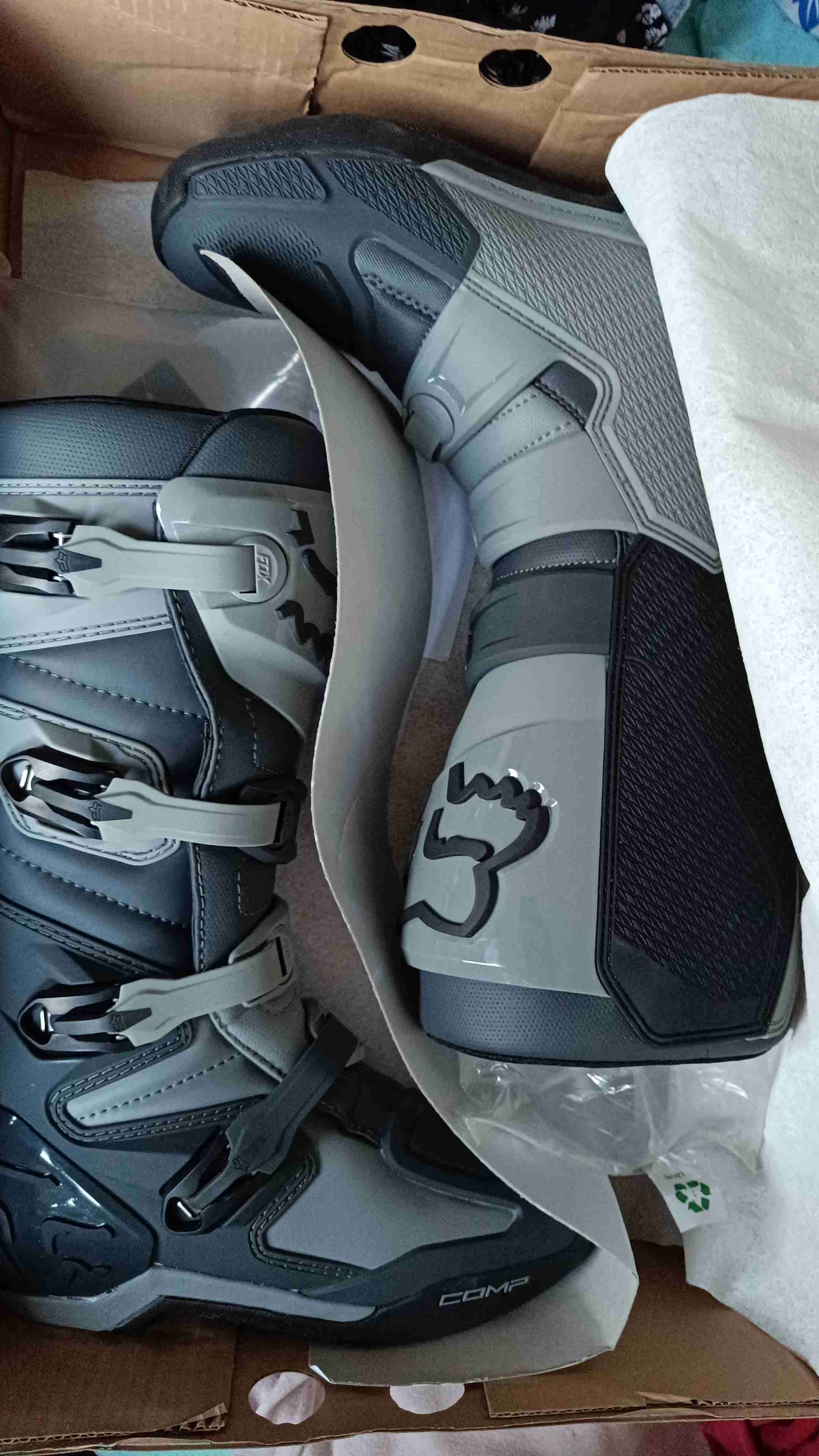 Botas de motocross grises y negras - 1