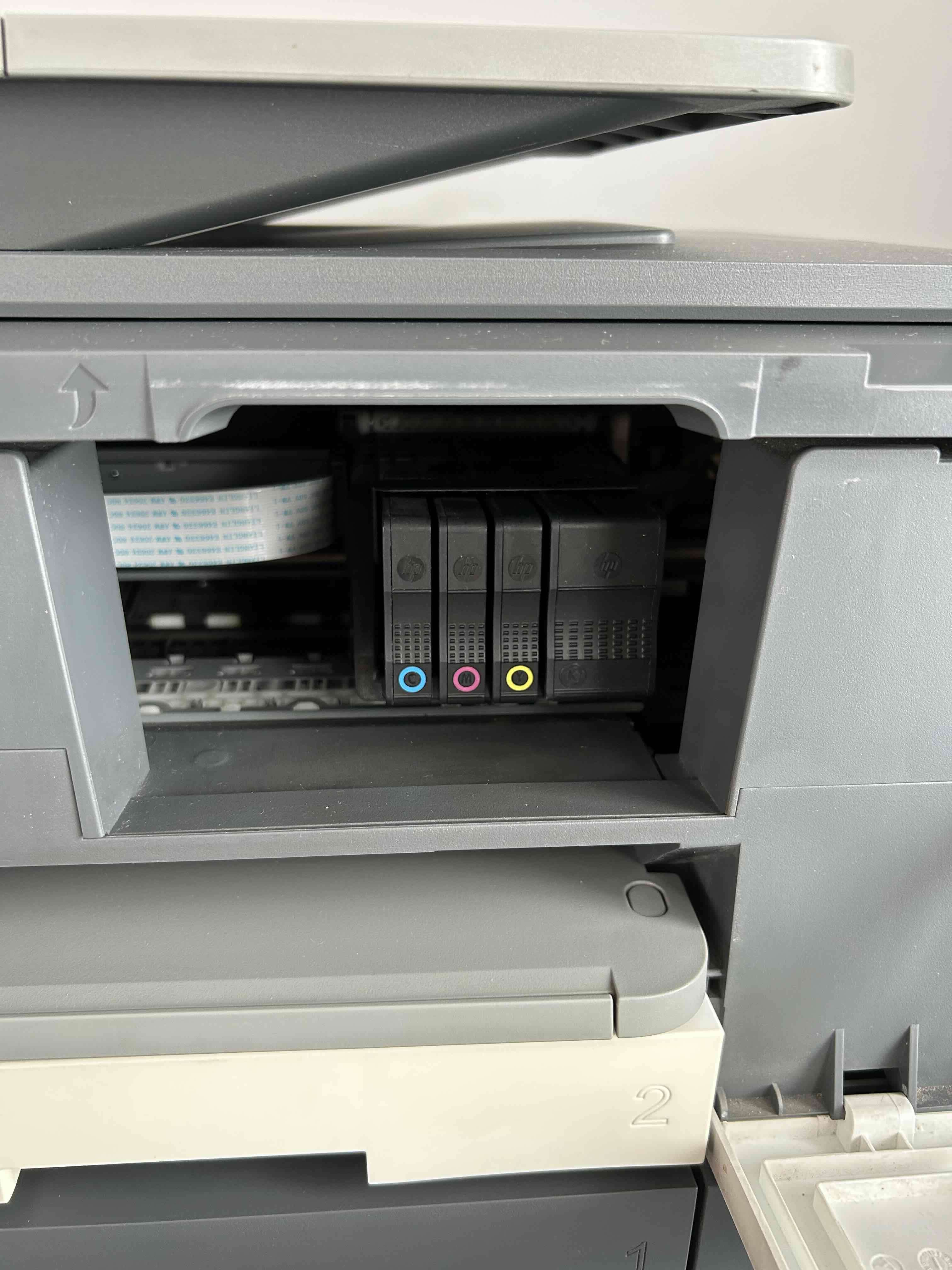 Impresora HP OfficeJet Pro 9020 - miniatura 4