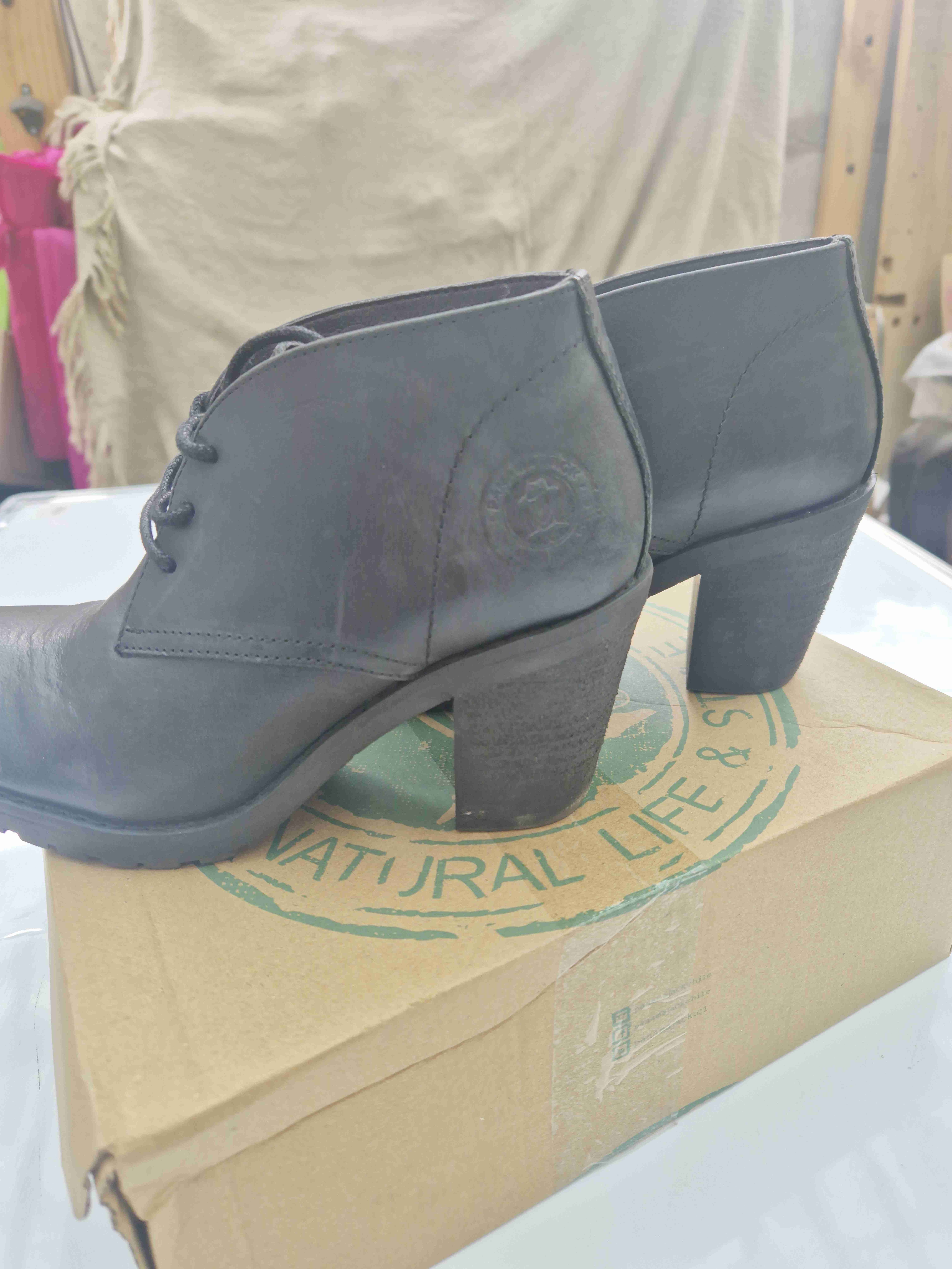 Botines negros de cuero - miniatura 3