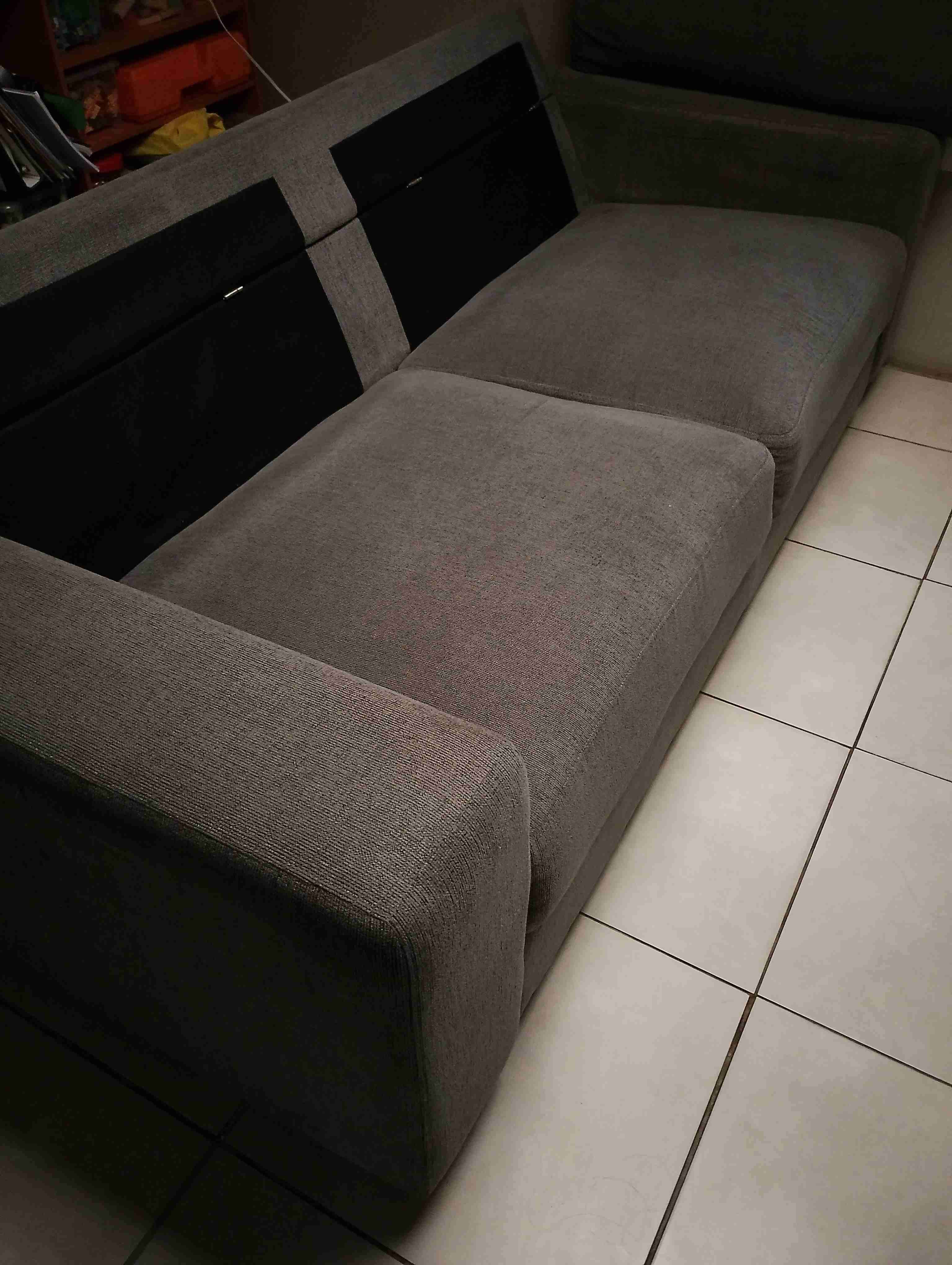 Sofá gris de tres cuerpos con resortes. - 3