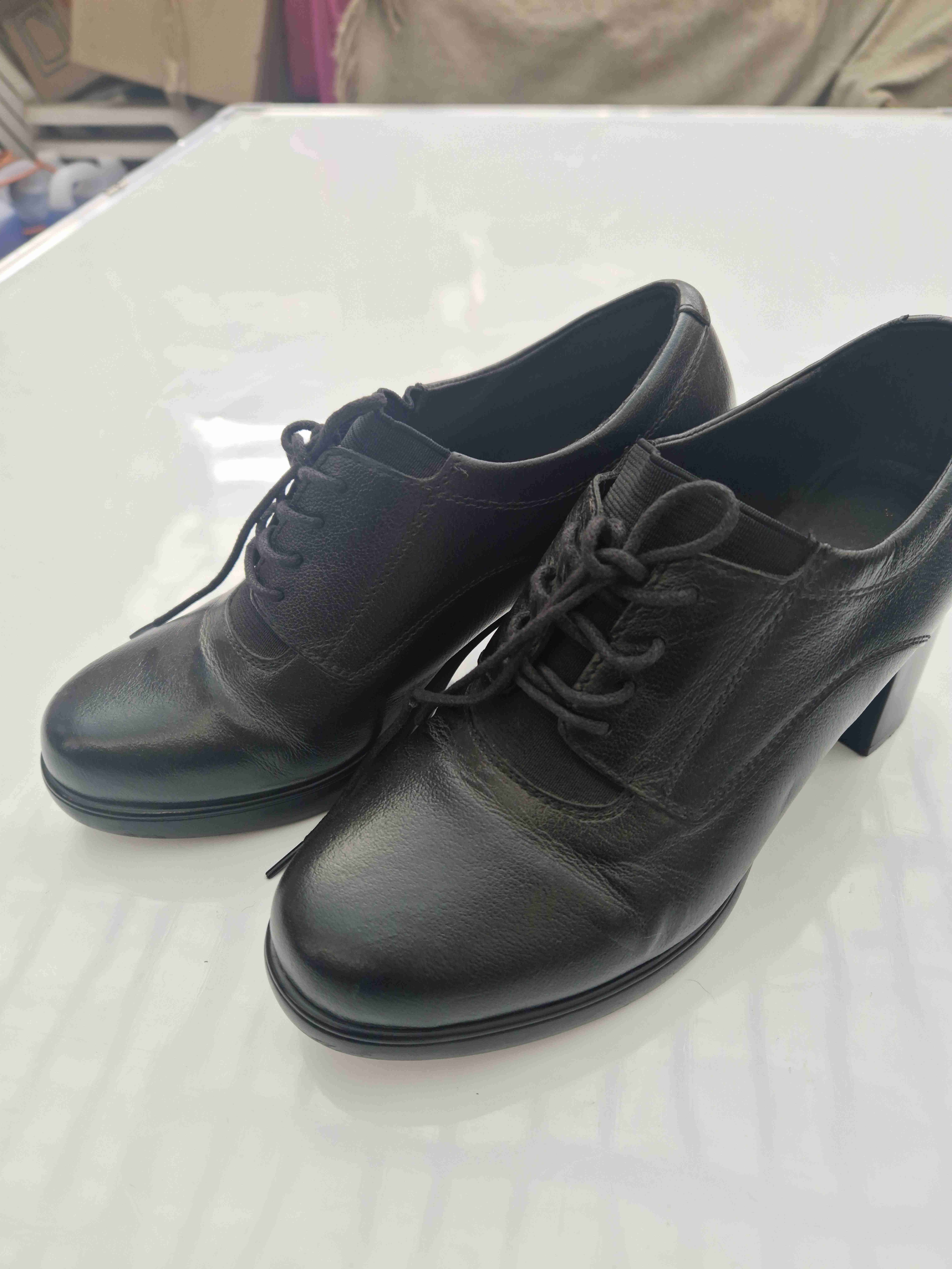 Zapatos de mujer negros con taco - miniatura 2