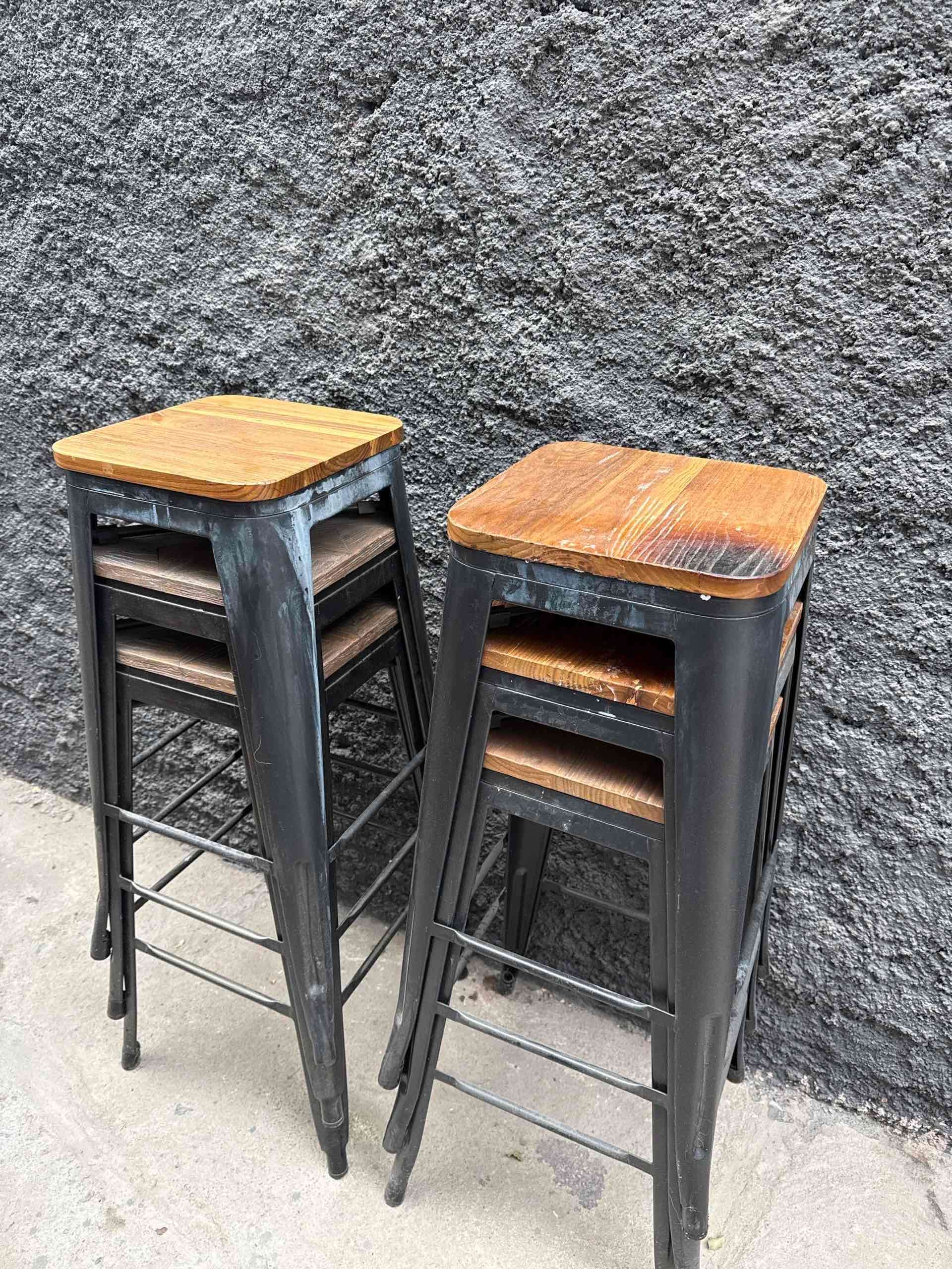 Juego de taburetes metálicos - miniatura 1