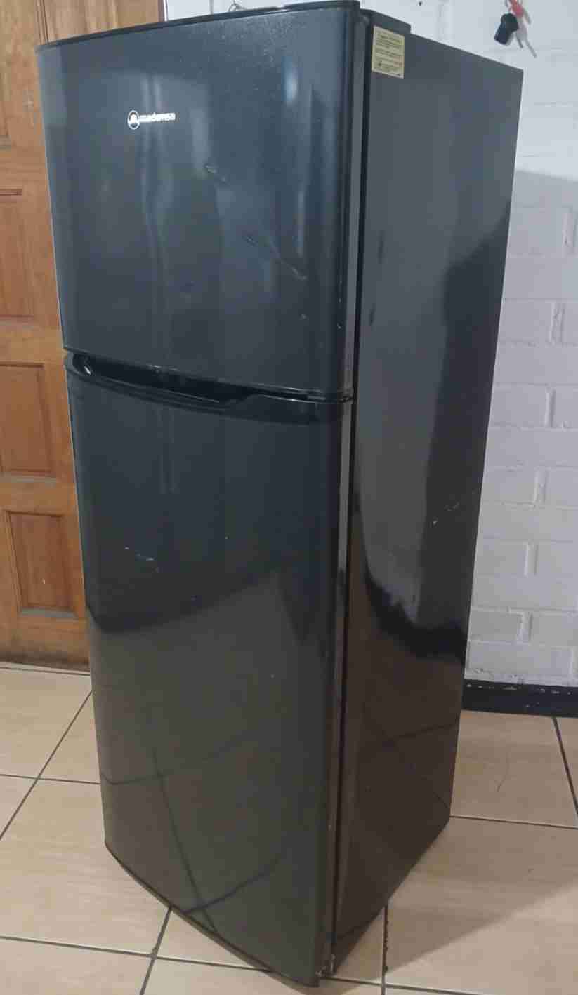 Refrigerador Mademsa negro - 3