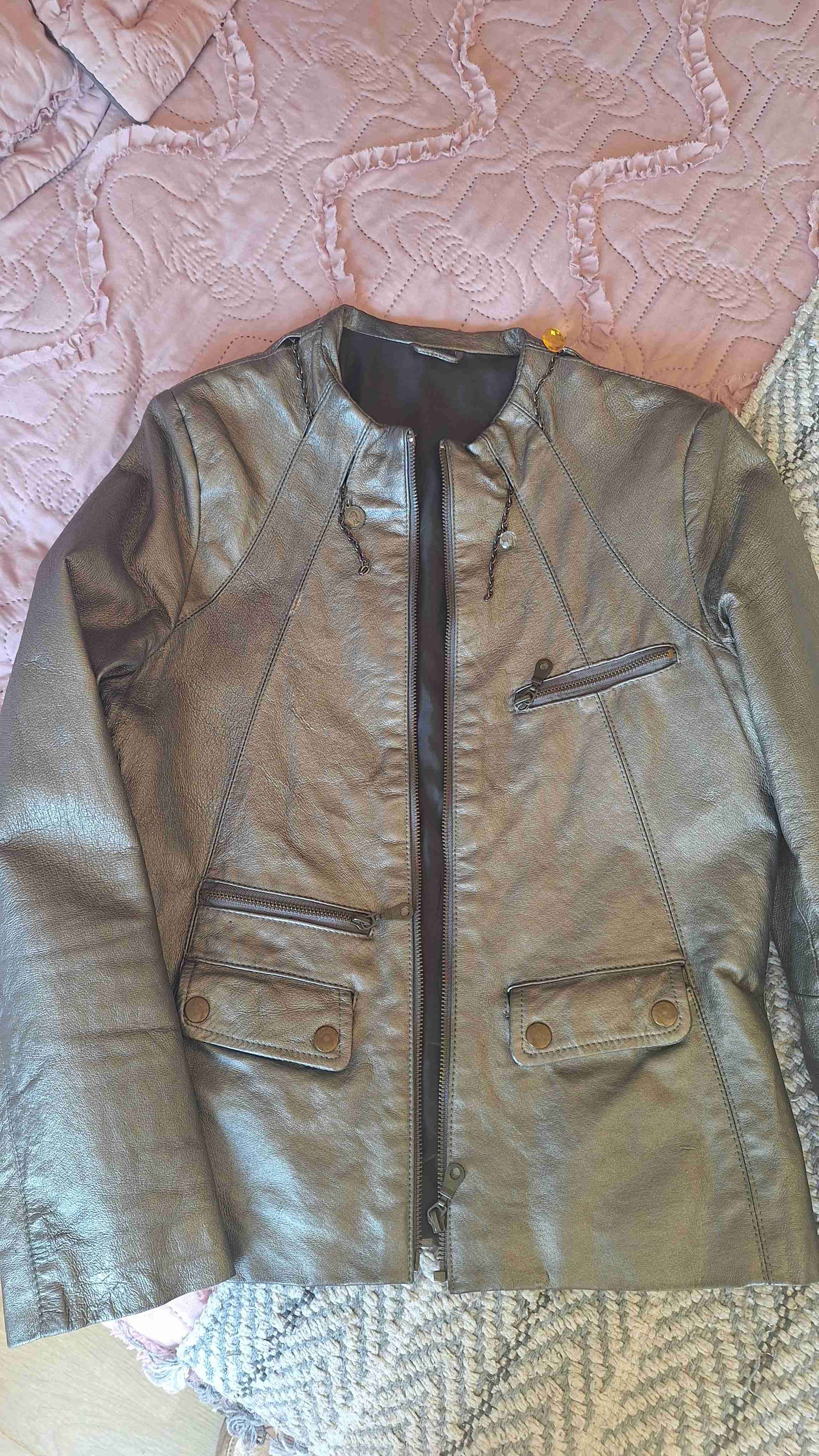 Chaqueta de cuero dorada - miniatura 1