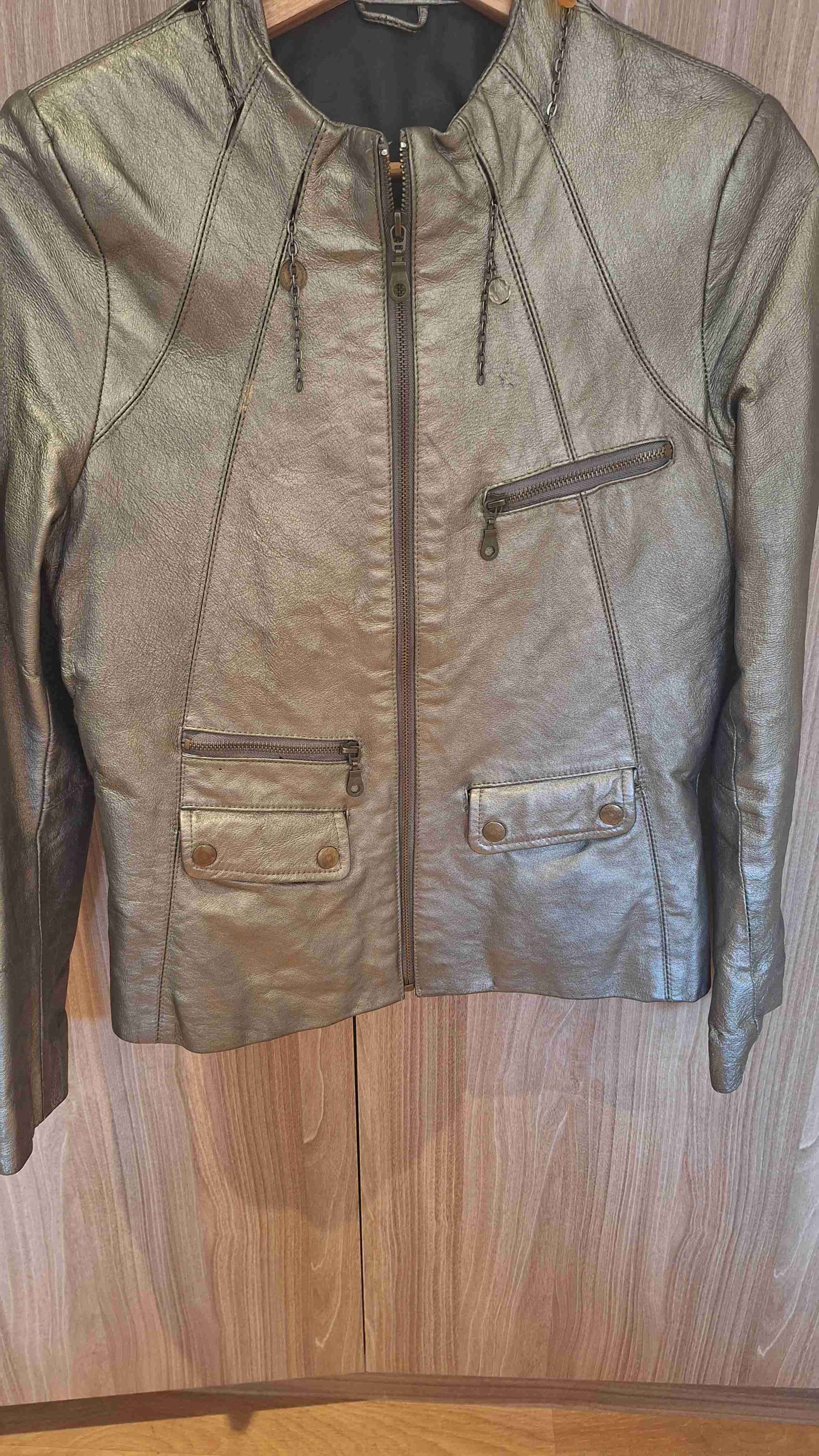 Chaqueta de cuero dorada - miniatura 2