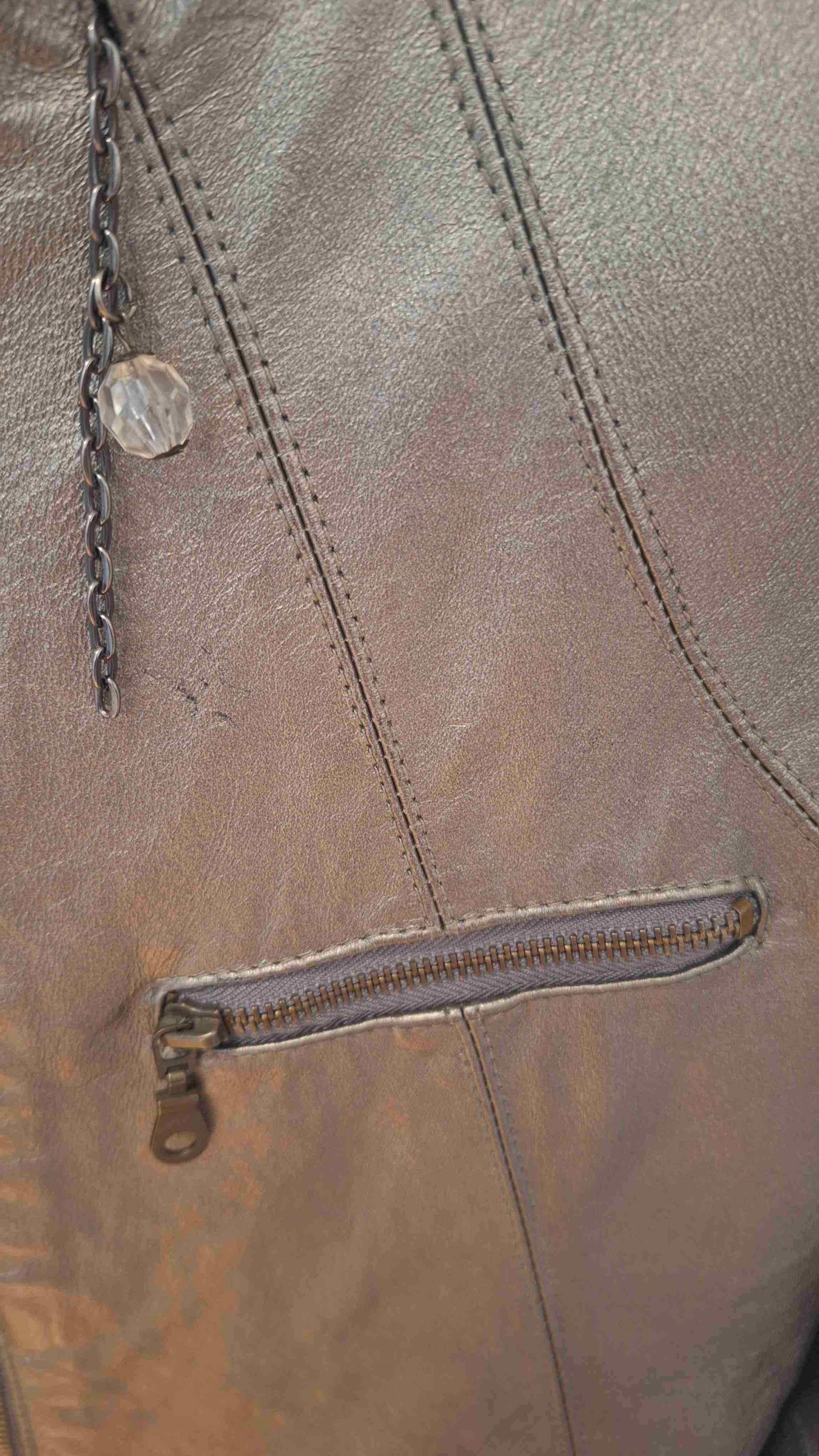 Chaqueta de cuero dorada - miniatura 3