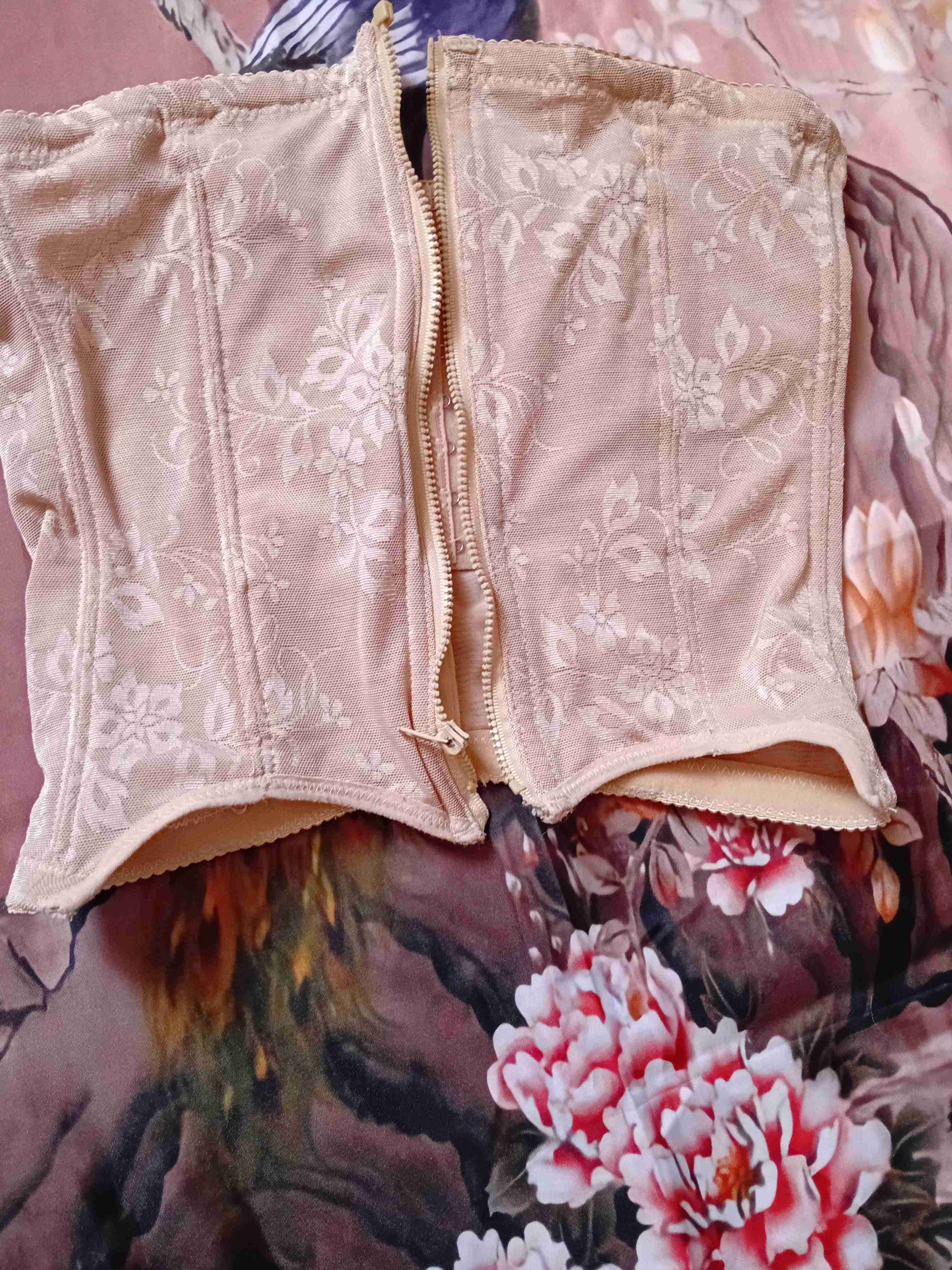 Corset beige con diseño floral - miniatura 5