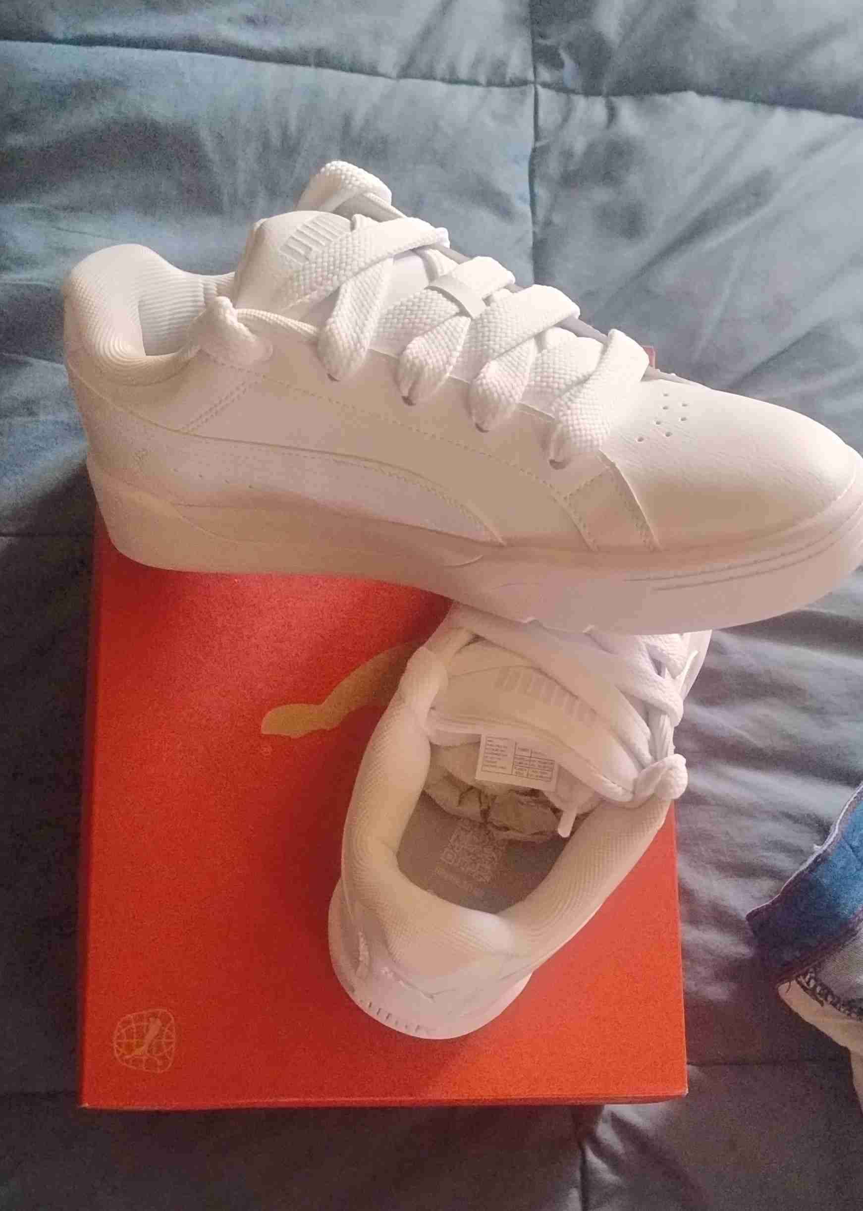 Zapatillas blancas Puma nuevas - miniatura 2