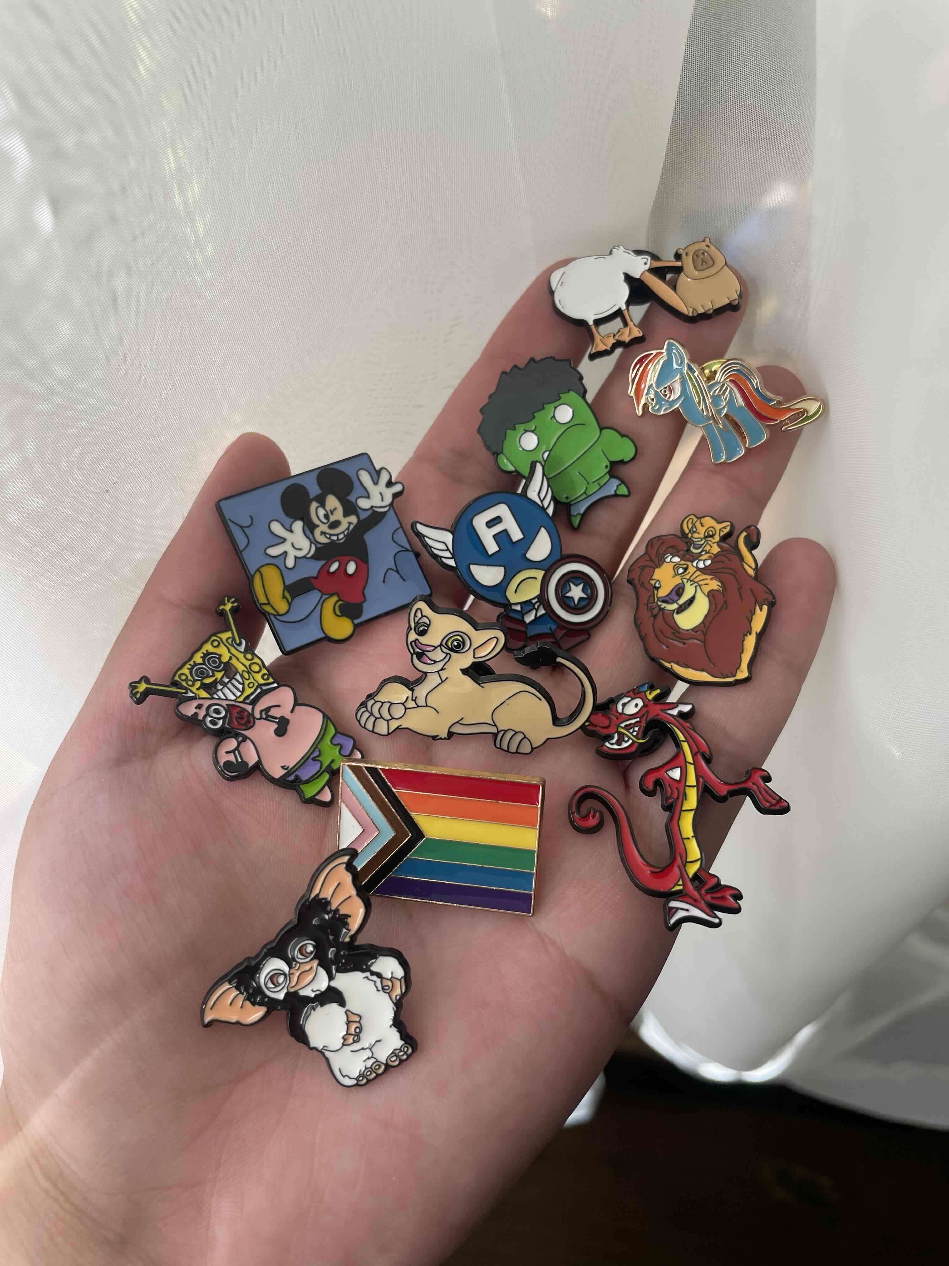 Set de pines variados - 1