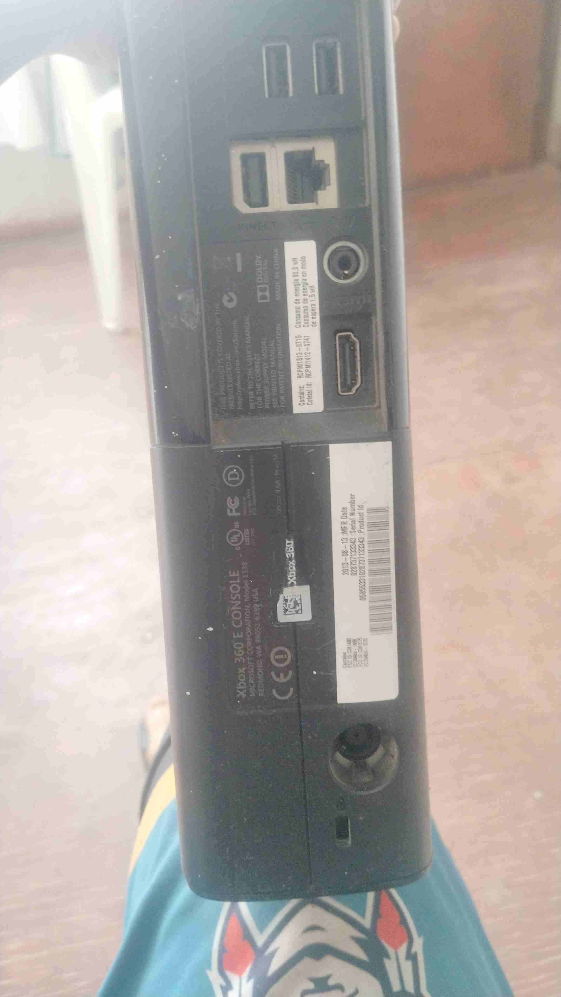 Consola Xbox 360 E usada - miniatura 1