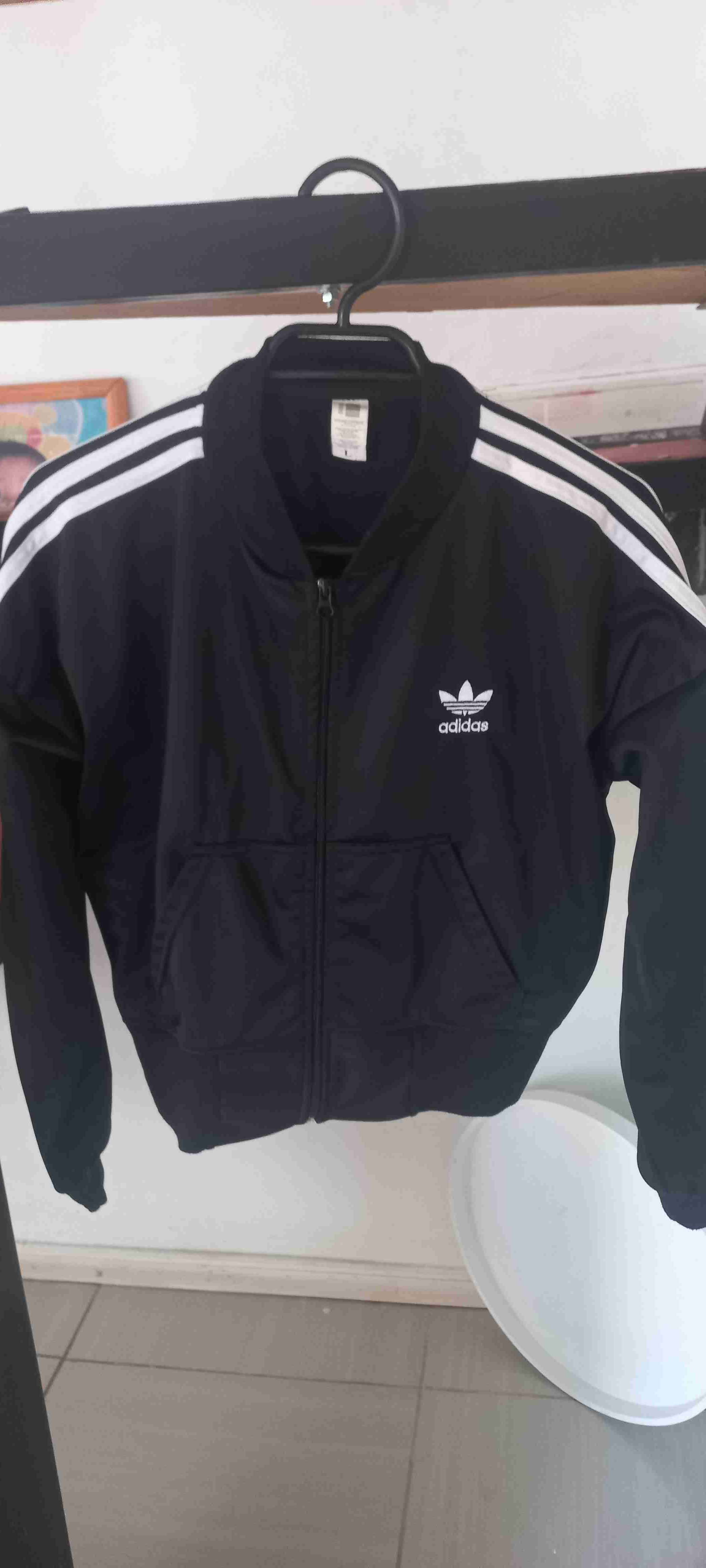 Buzo talla M-L $6000  no es original - miniatura 1