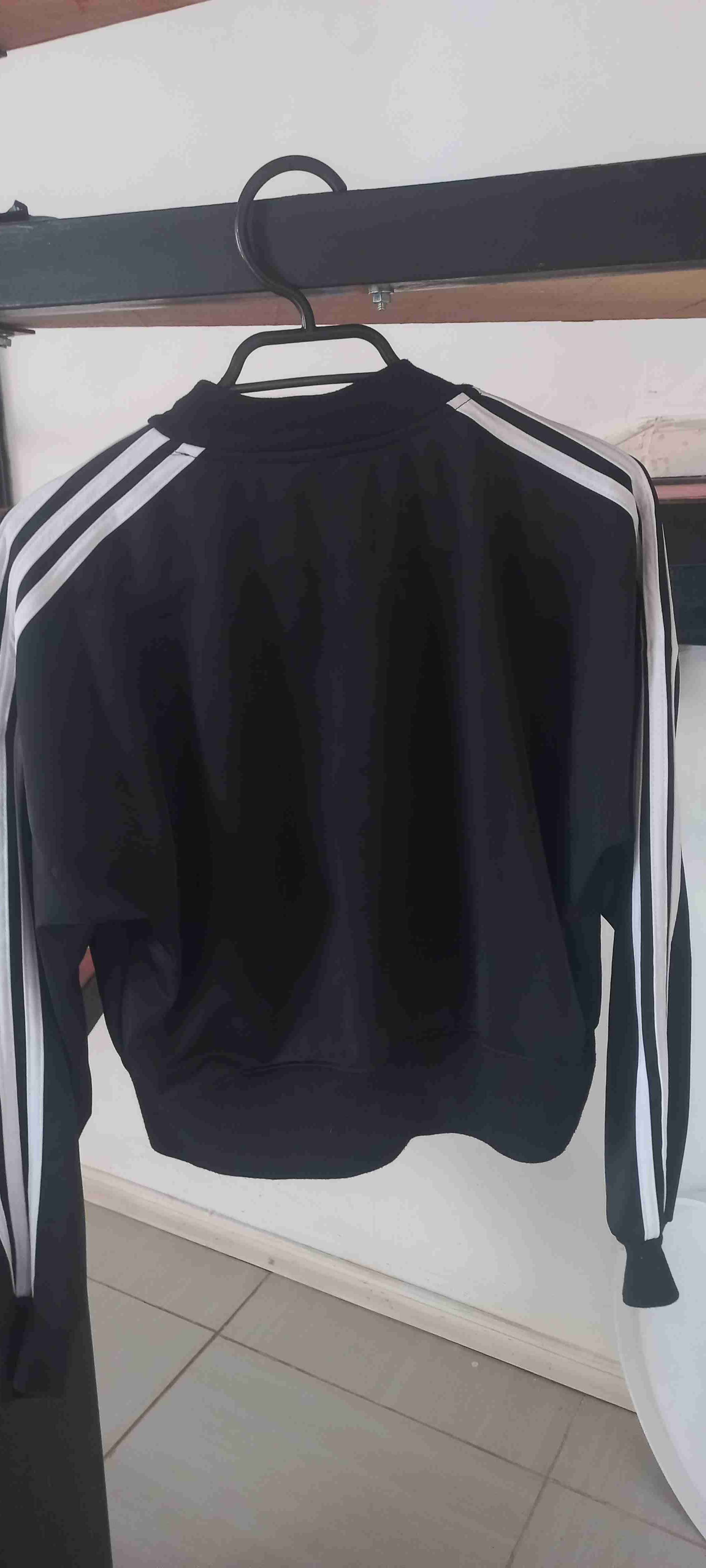 Buzo talla M-L $6000  no es original - miniatura 4