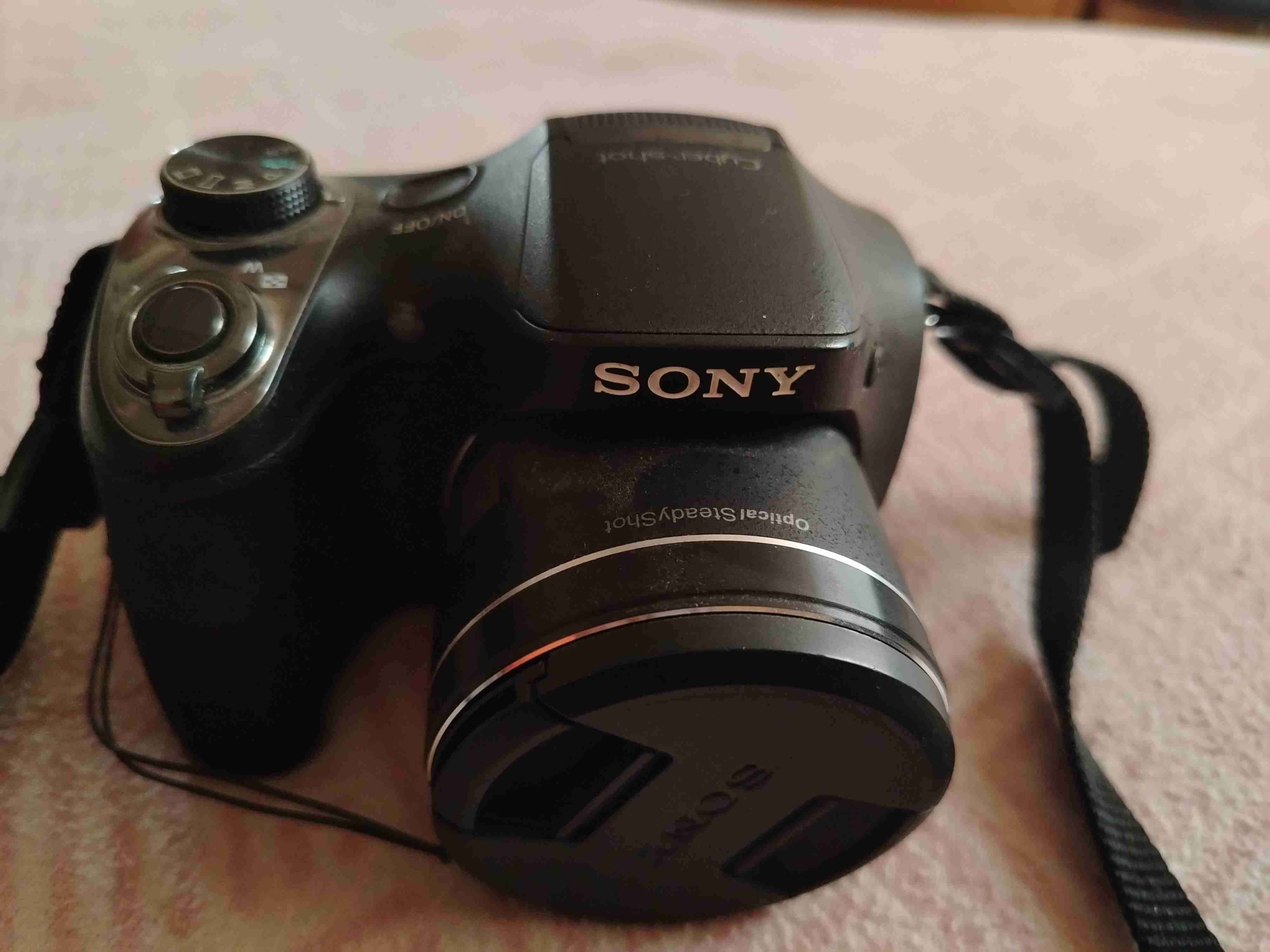 Cámara Sony Cybershot negra - miniatura 1