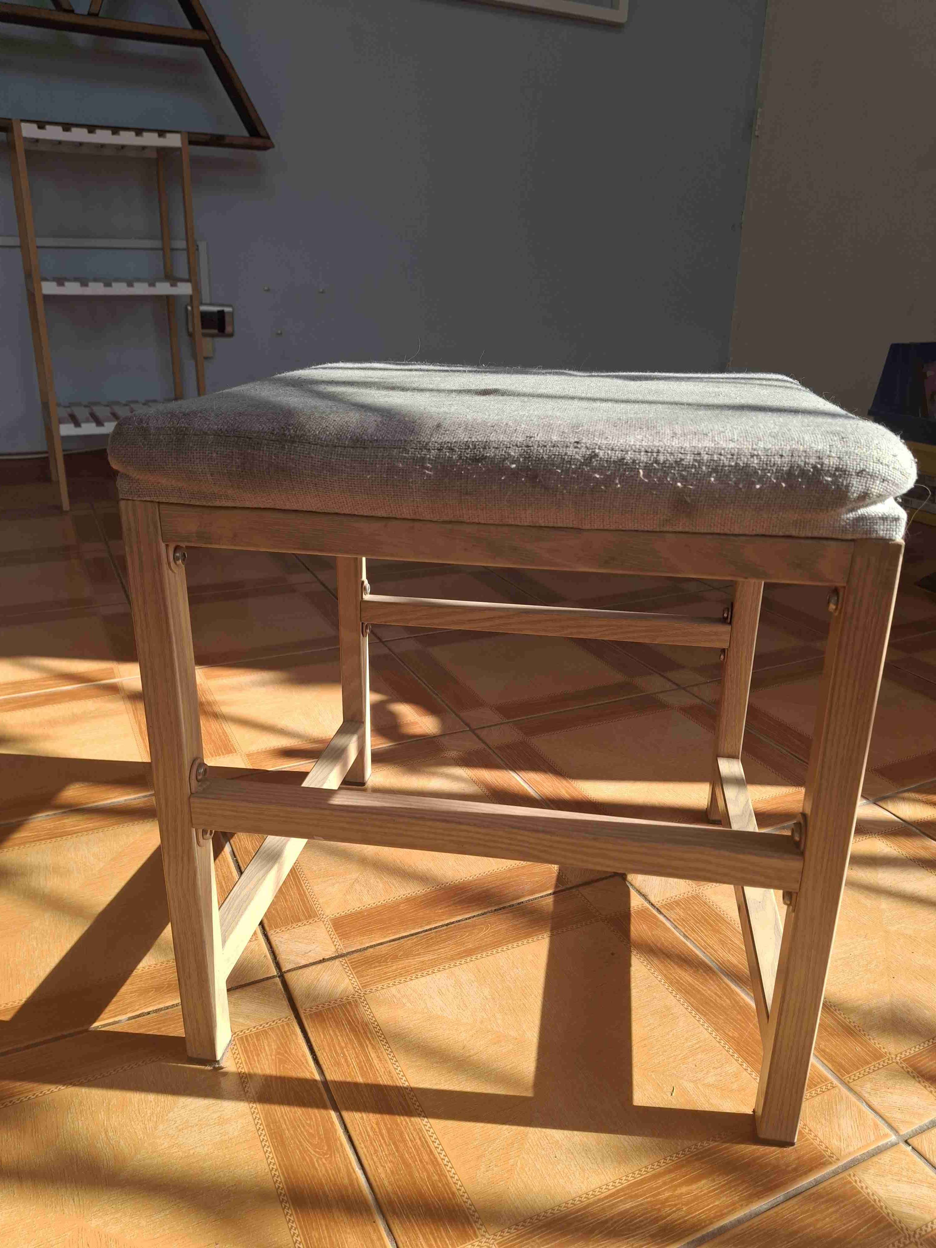 Banqueta de pintada tipo madera con cojín - miniatura 3