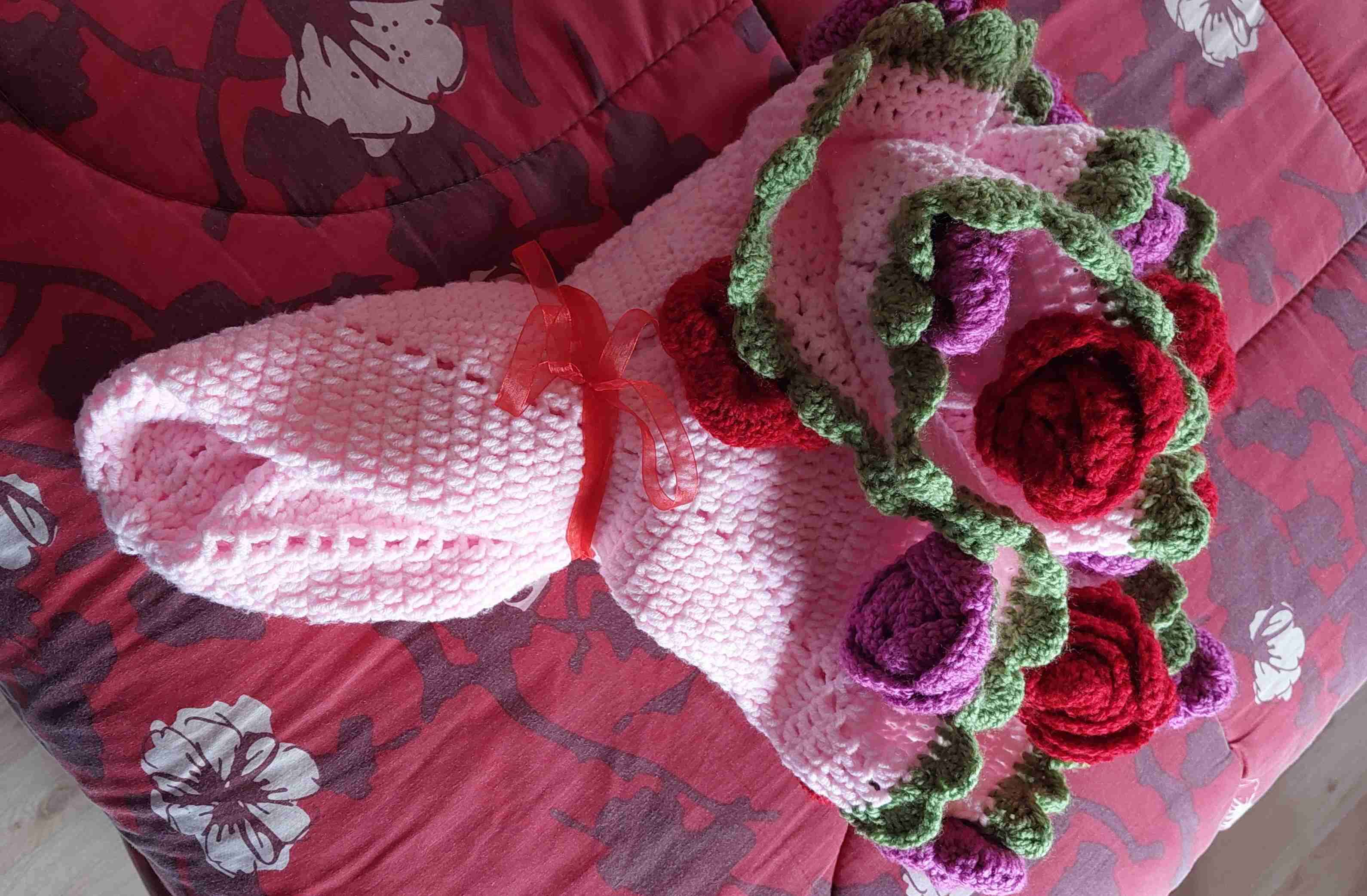 Manta bouquet tejida a crochet de rosas - miniatura 1