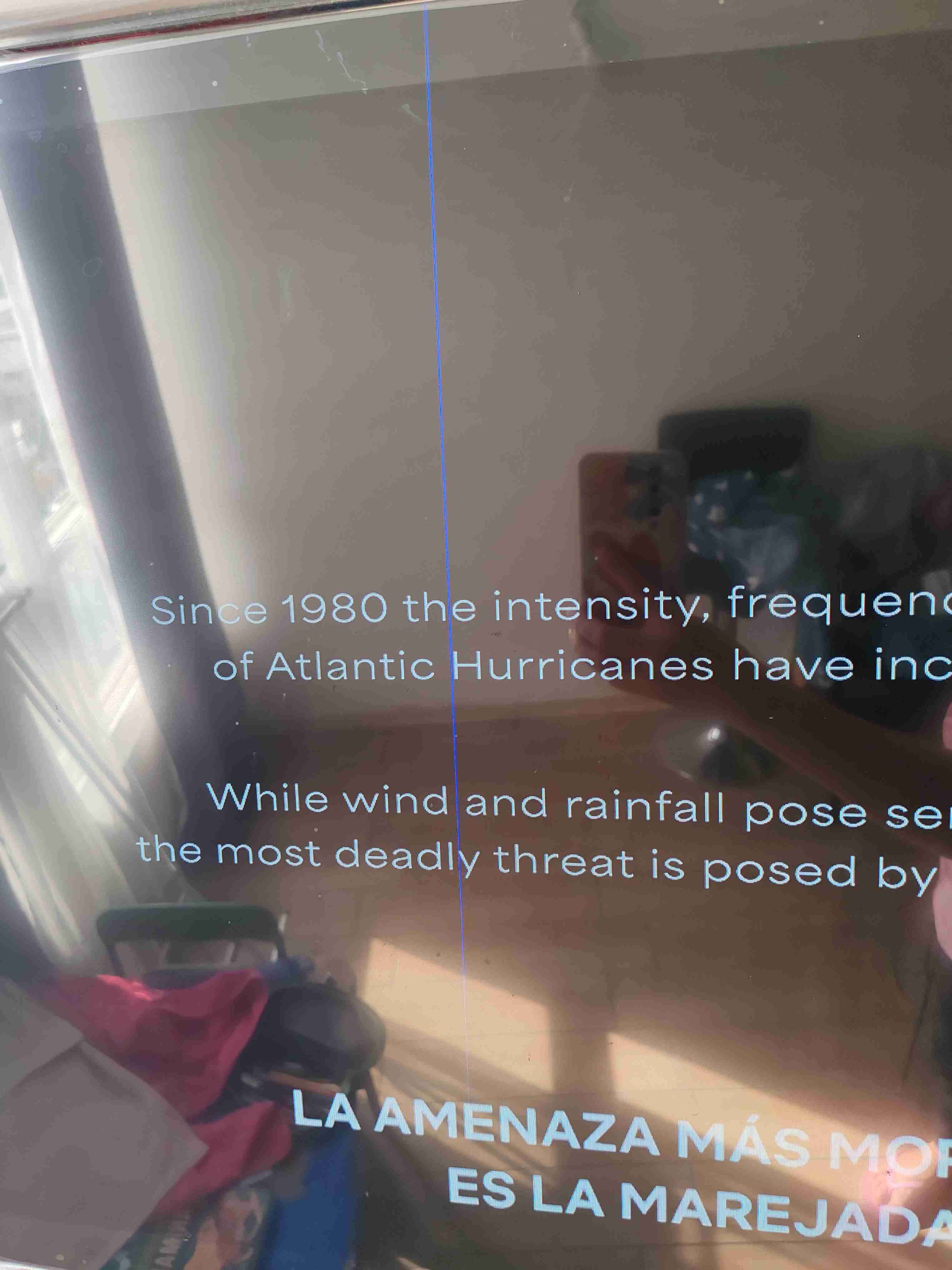 Televisor LED montado en techo - miniatura 2