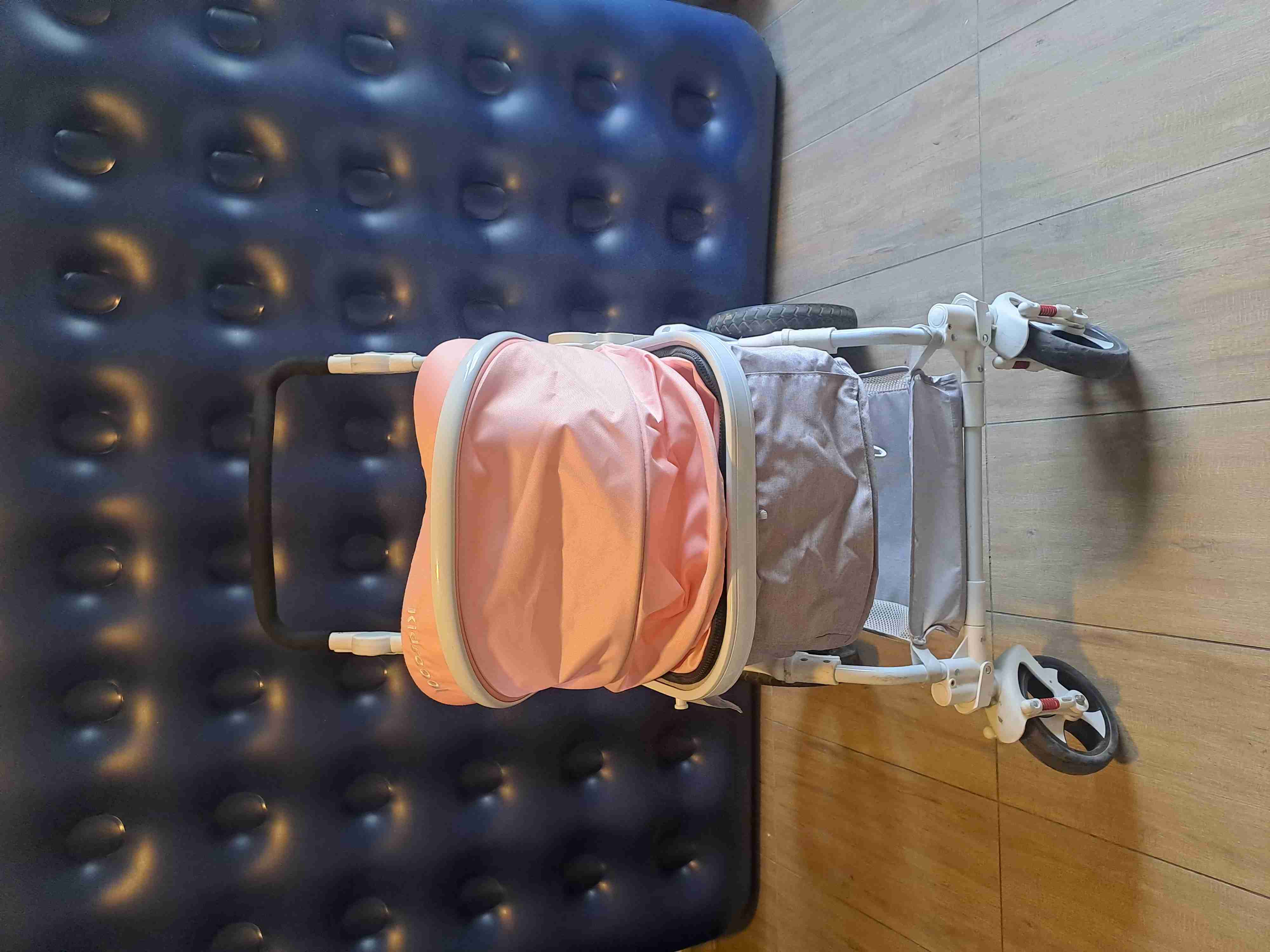 Coche de bebé rosa - miniatura 1