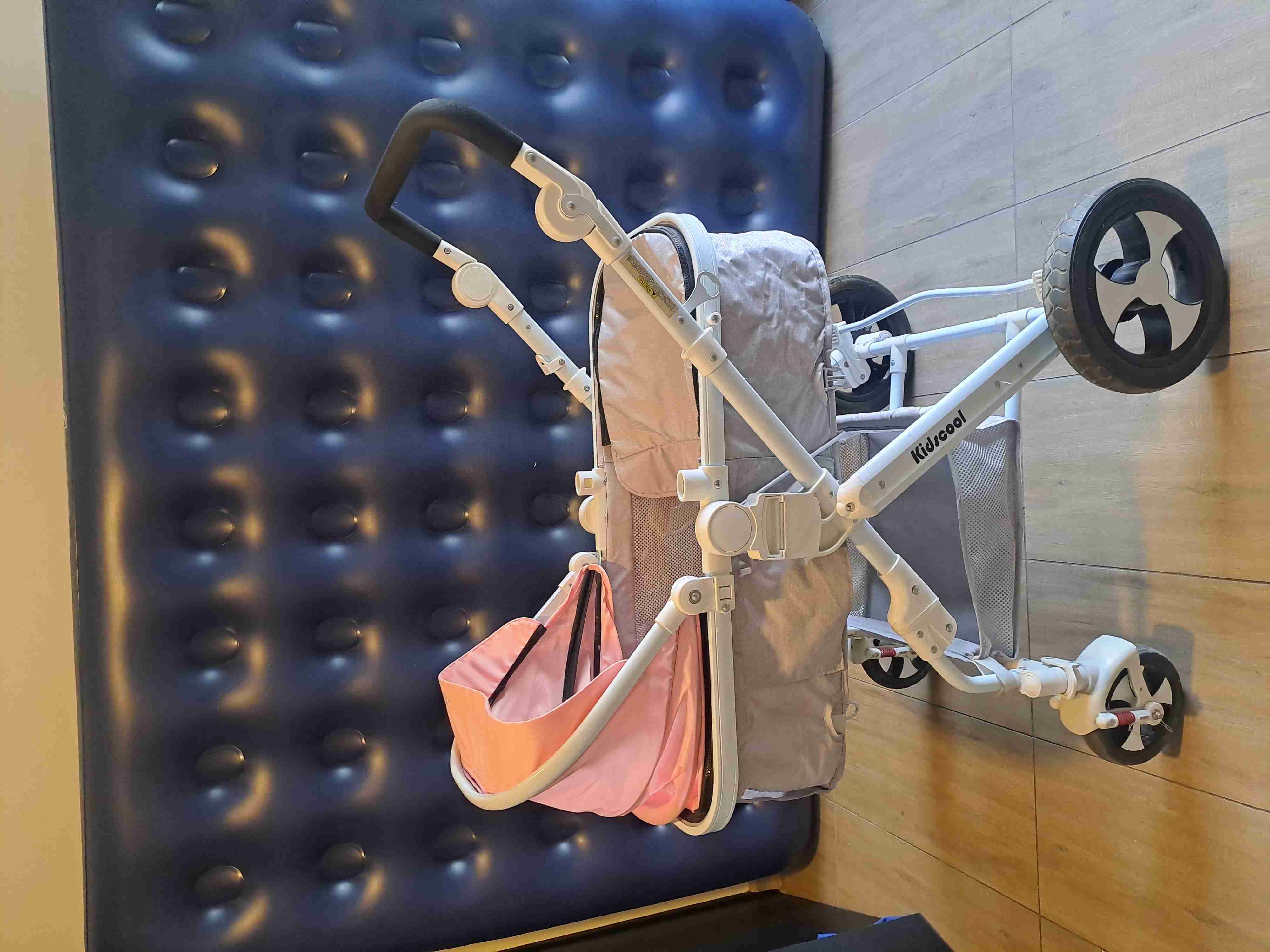 Coche de bebé rosa - miniatura 3