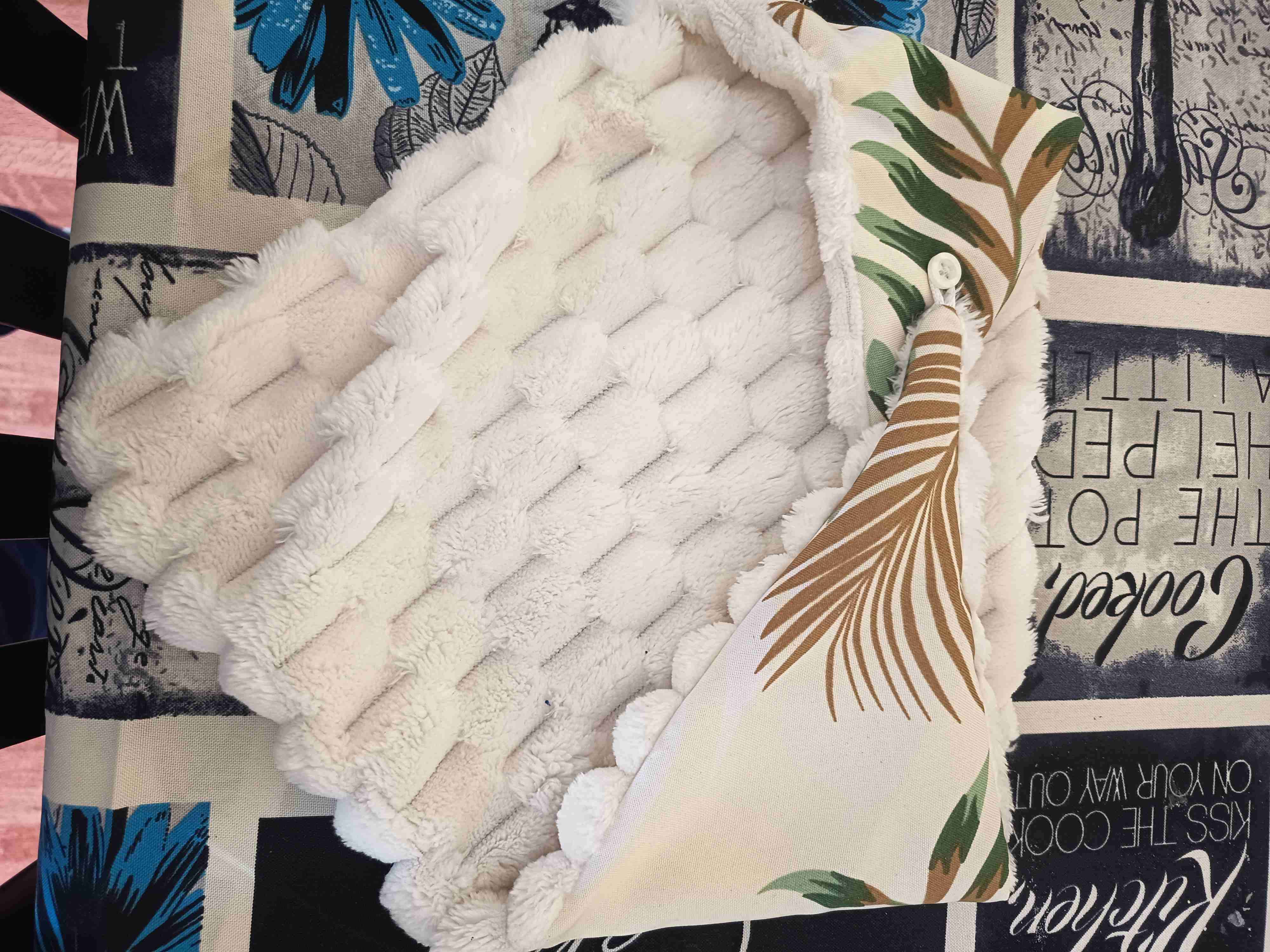 Manta con diseño de hojas - miniatura 2