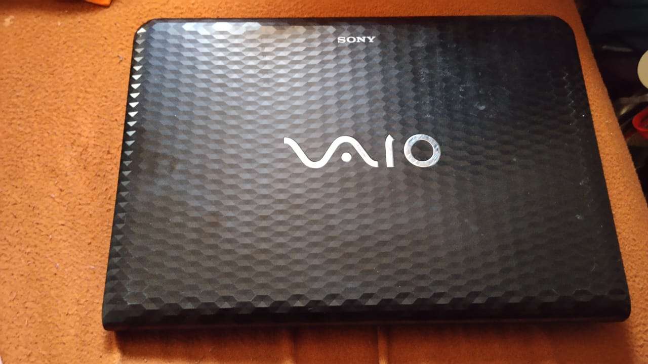 Notebook Sony Vaio usado - miniatura 1