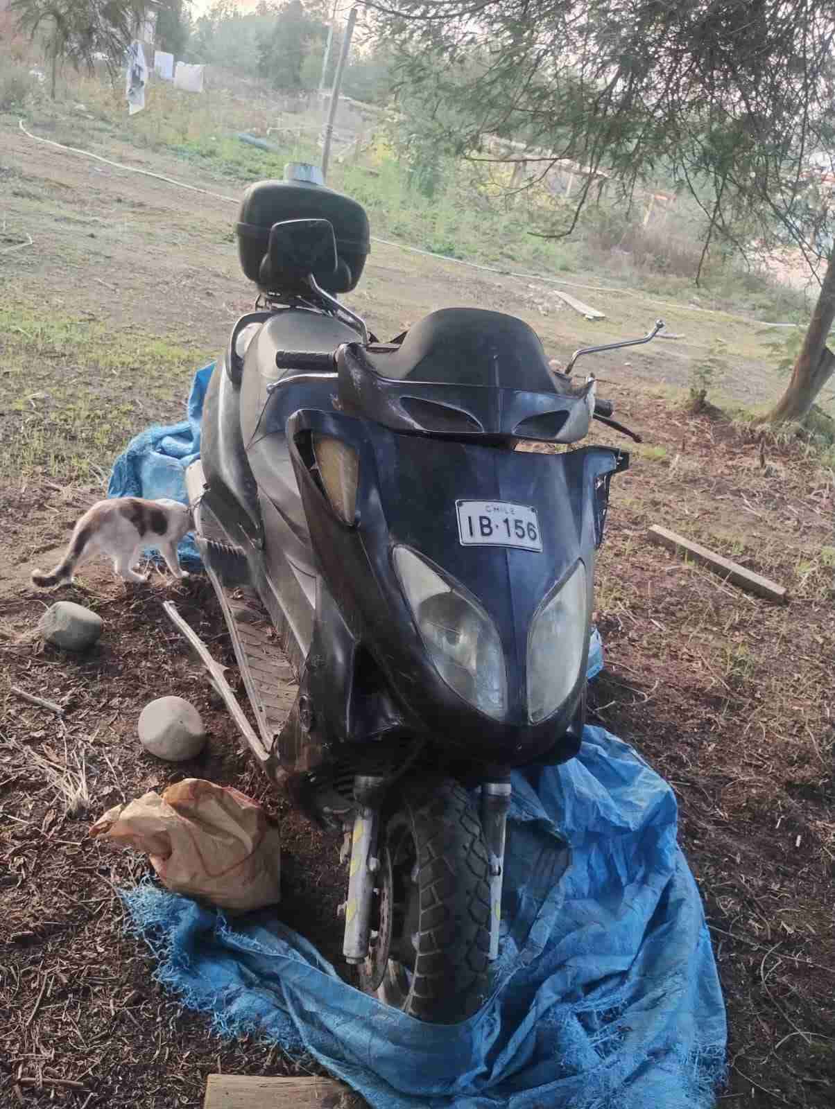 Scooter en estado regular - miniatura 2