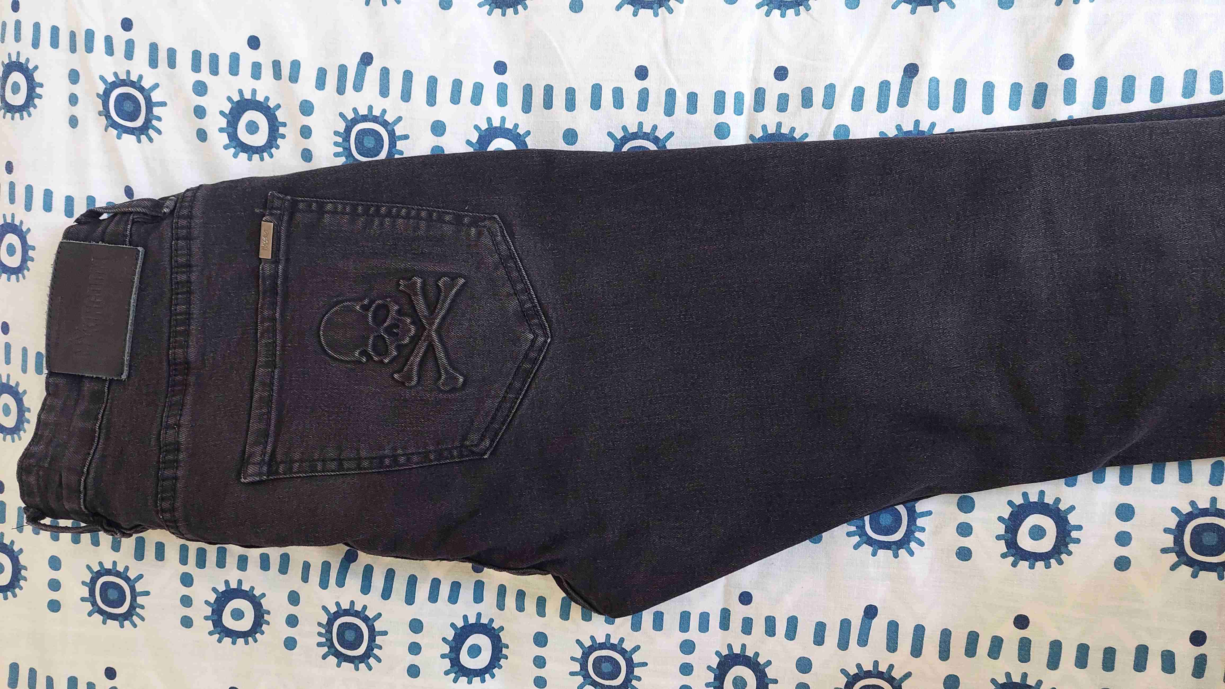 Jeans negros desgastados - miniatura 2