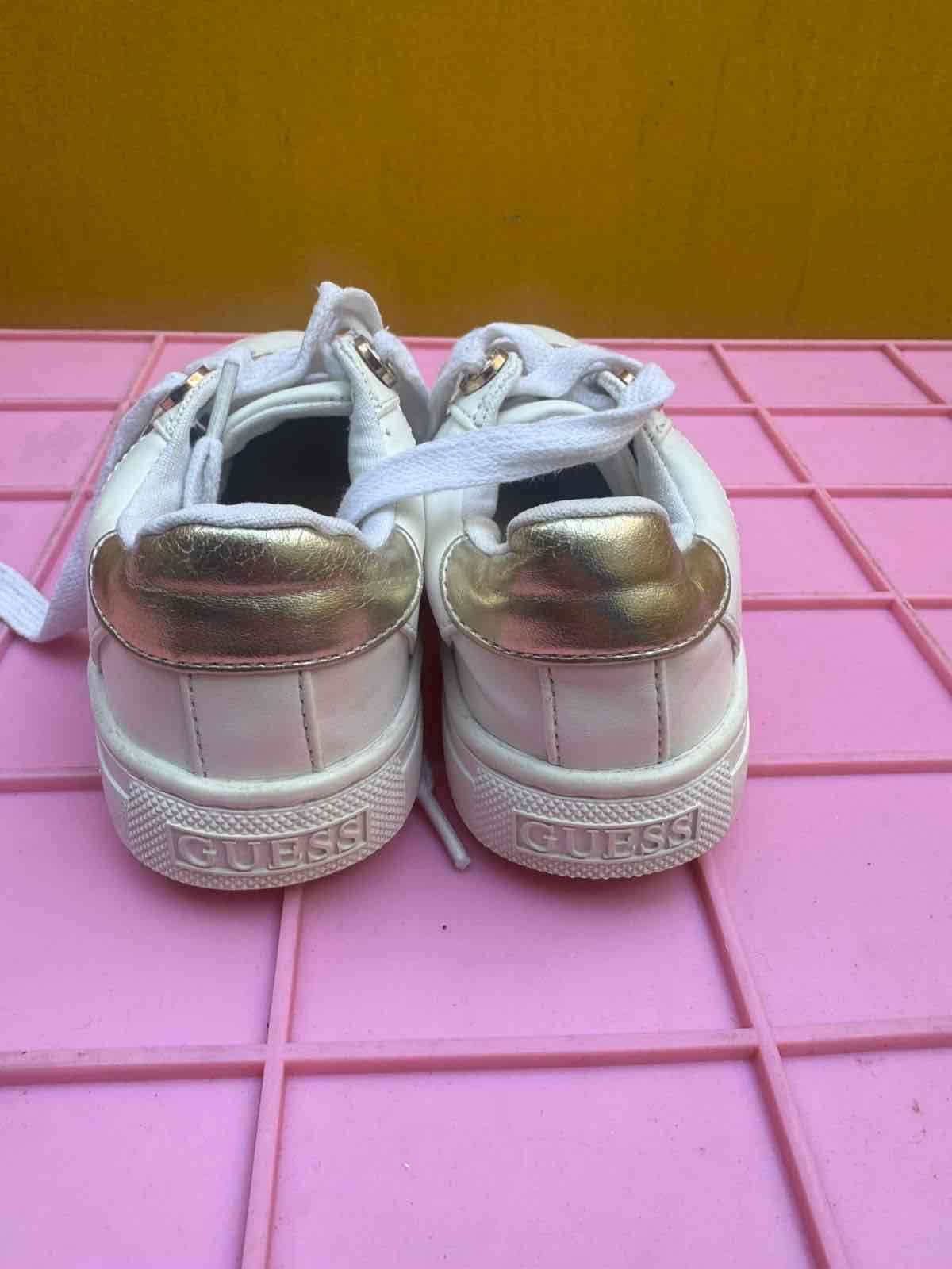 Zapatillas blancas Guess - miniatura 3