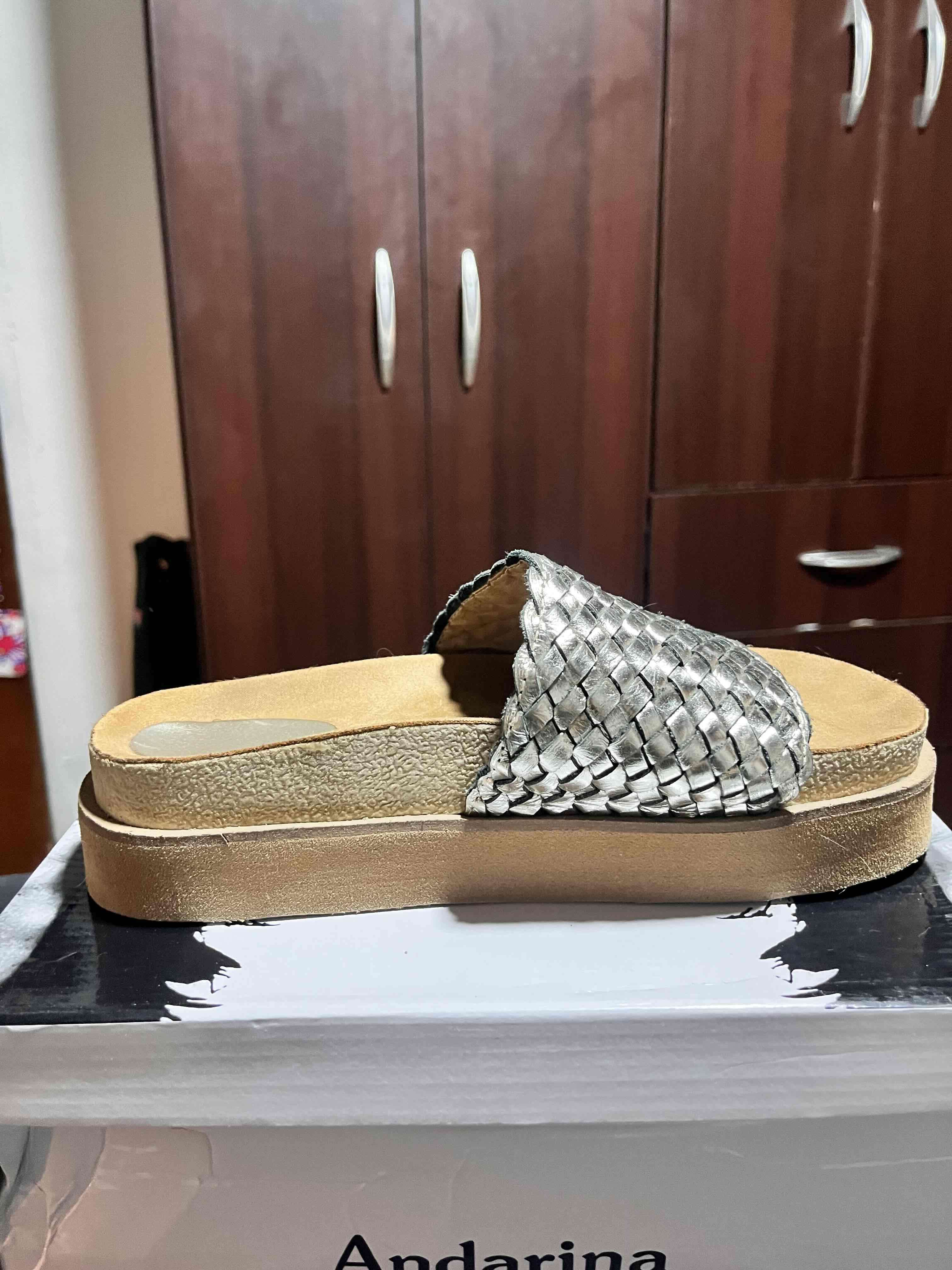 Sandalias metalizadas con plataforma