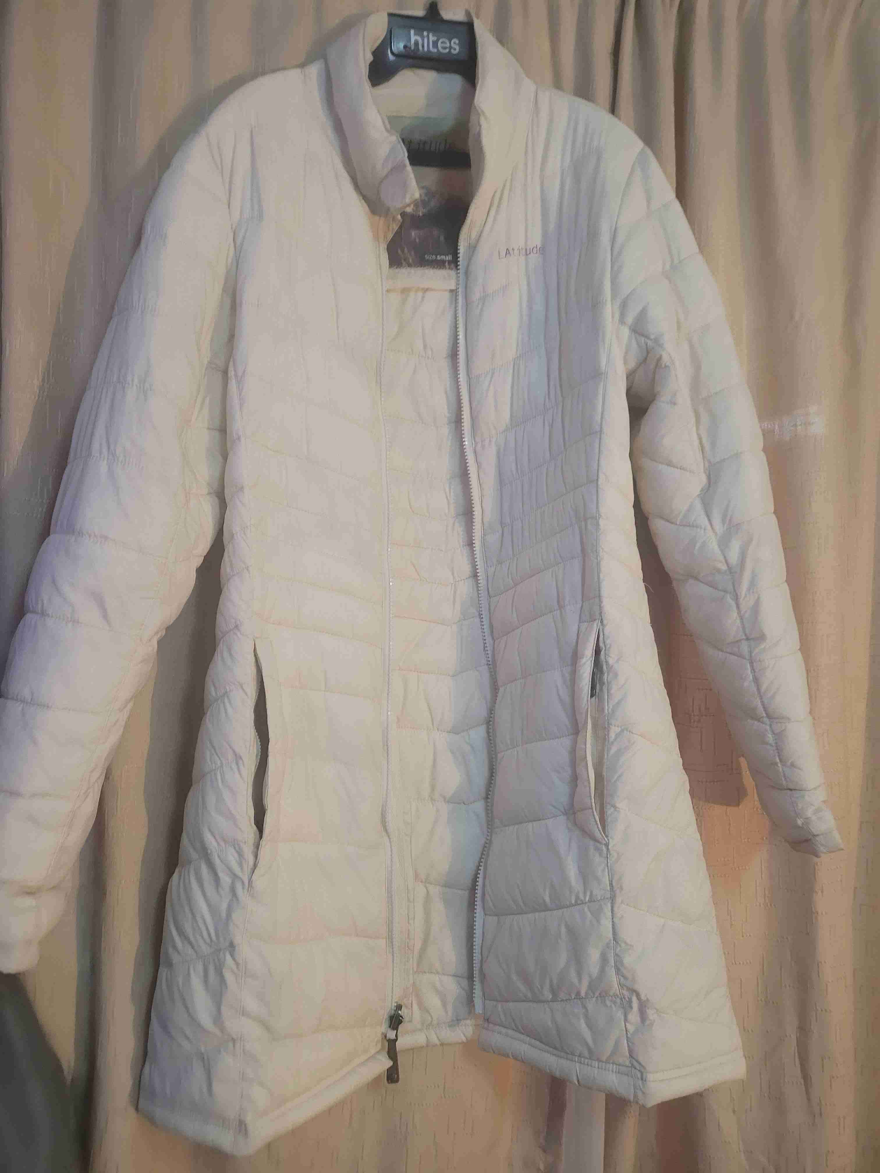 Chaqueta blanca acolchada