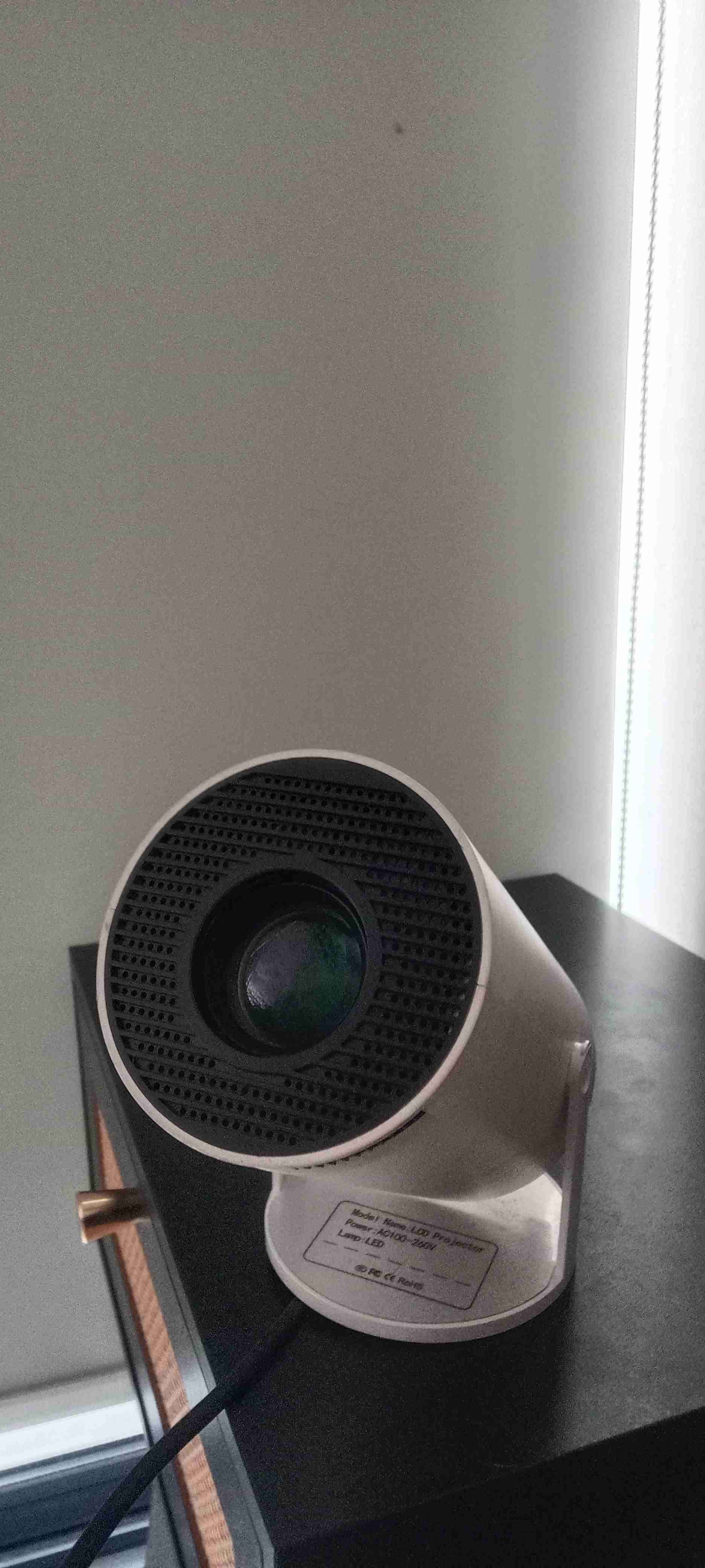 Proyector LED compacto - miniatura 1